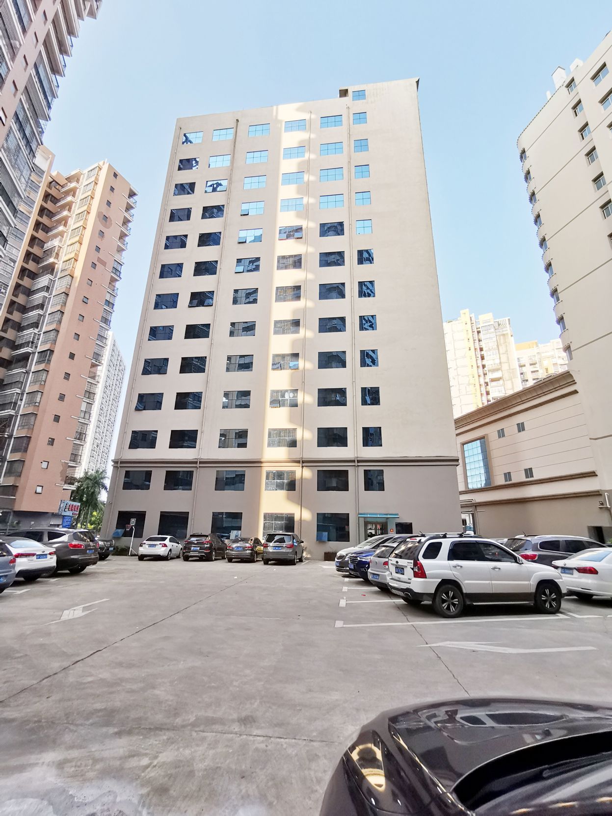 Huangguan Hotel 3*