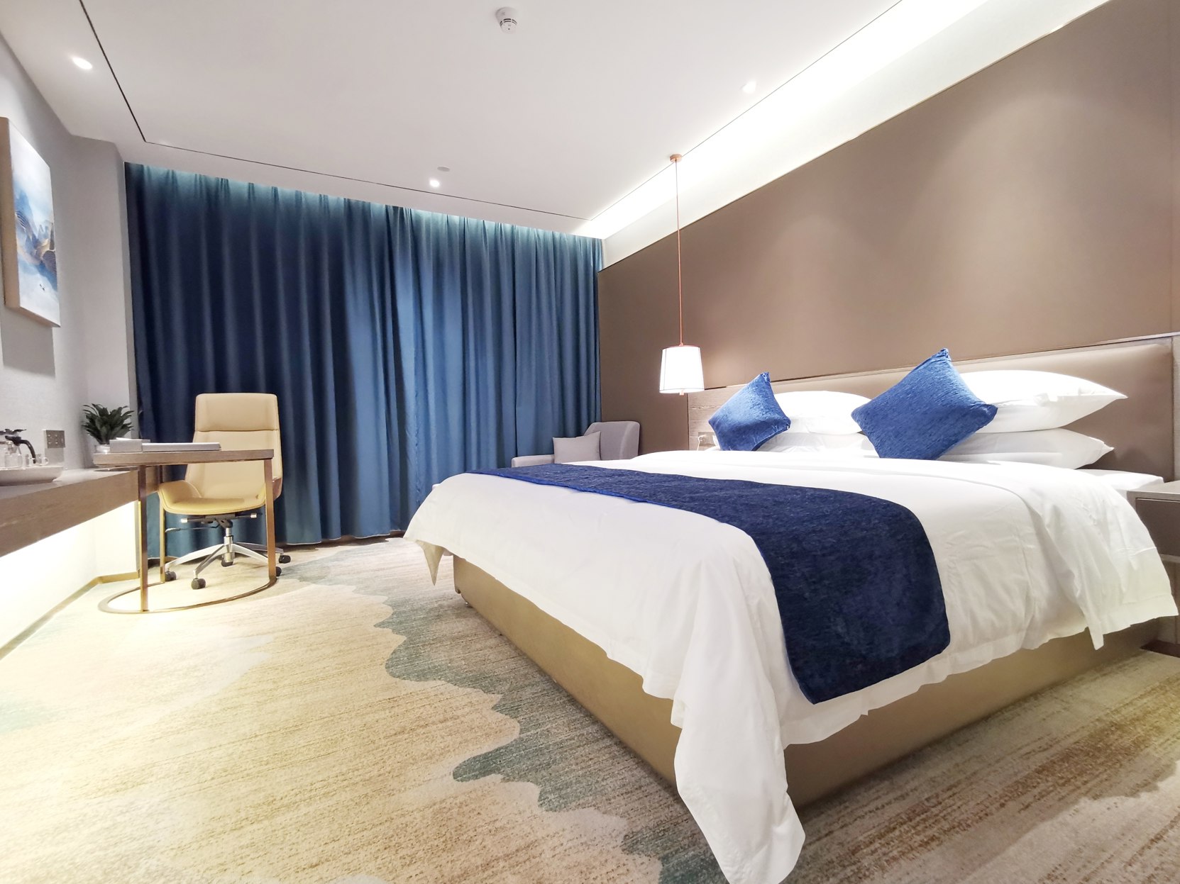 Huangguan Hotel 3*