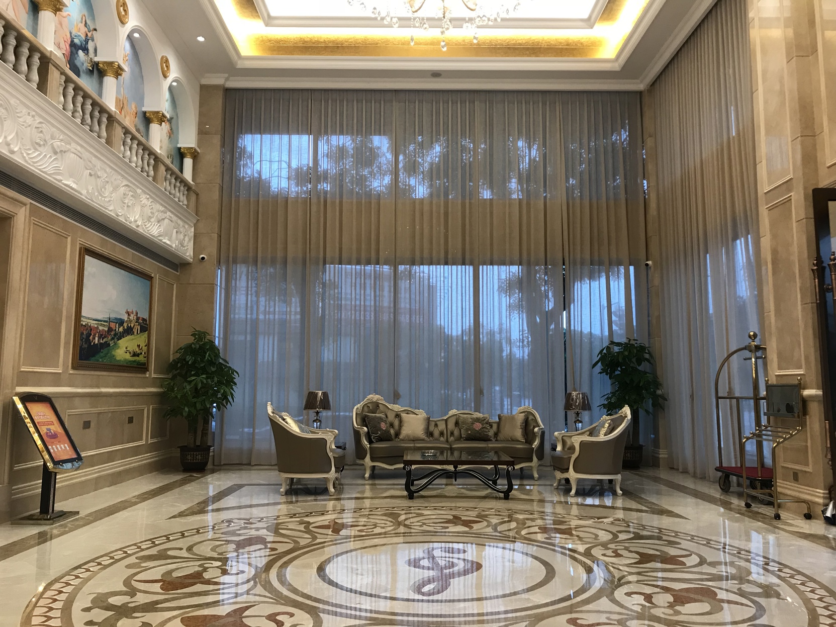Vienna Hotel (Guangzhou Panyu Bangjiang Metro Station) 3*
