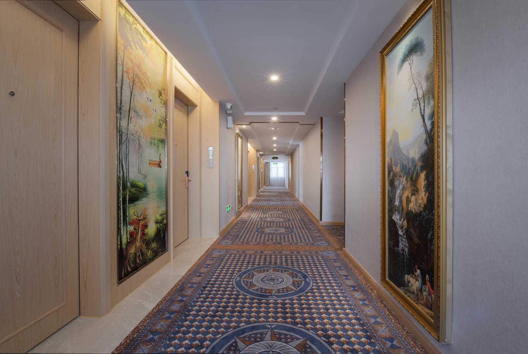 Vienna Hotel (Guangzhou Panyu Bangjiang Metro Station) 3*