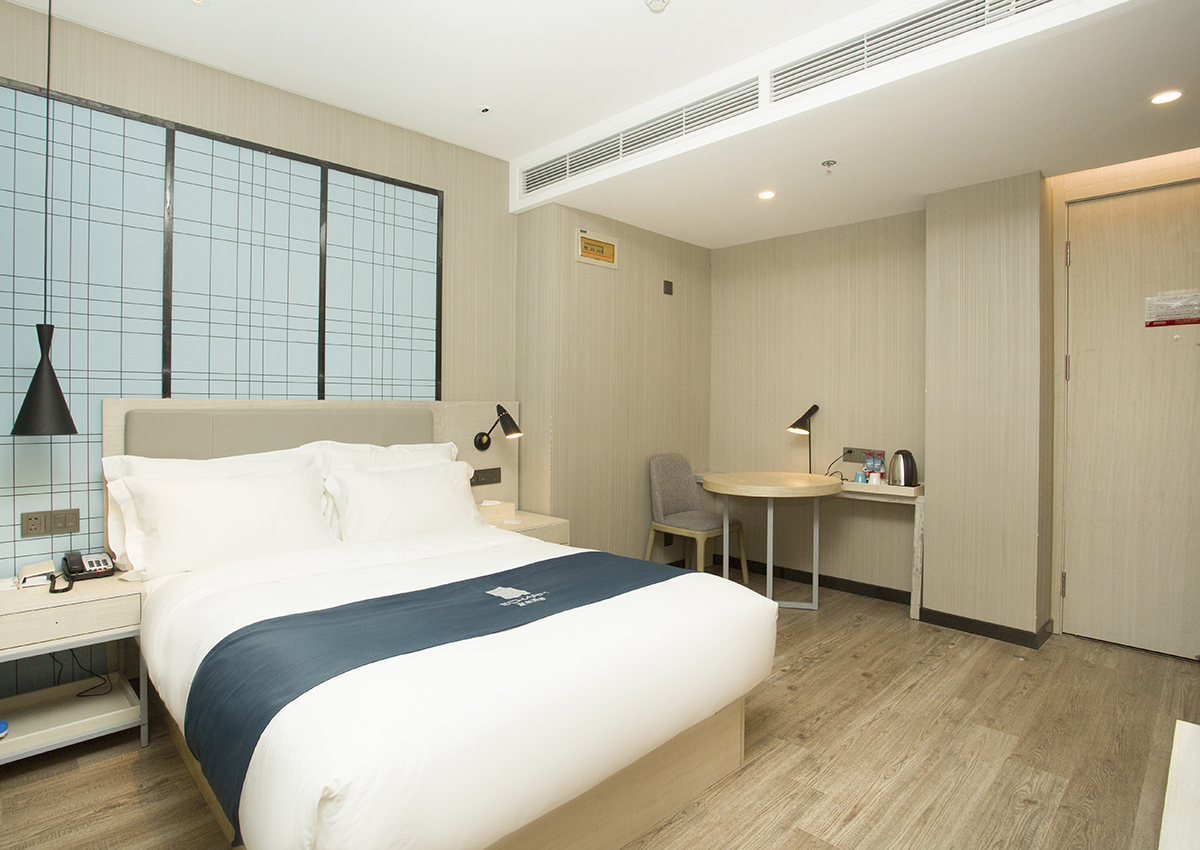 Echarm Hotel (Changchun Jiutai District Government Railway Station) 3*