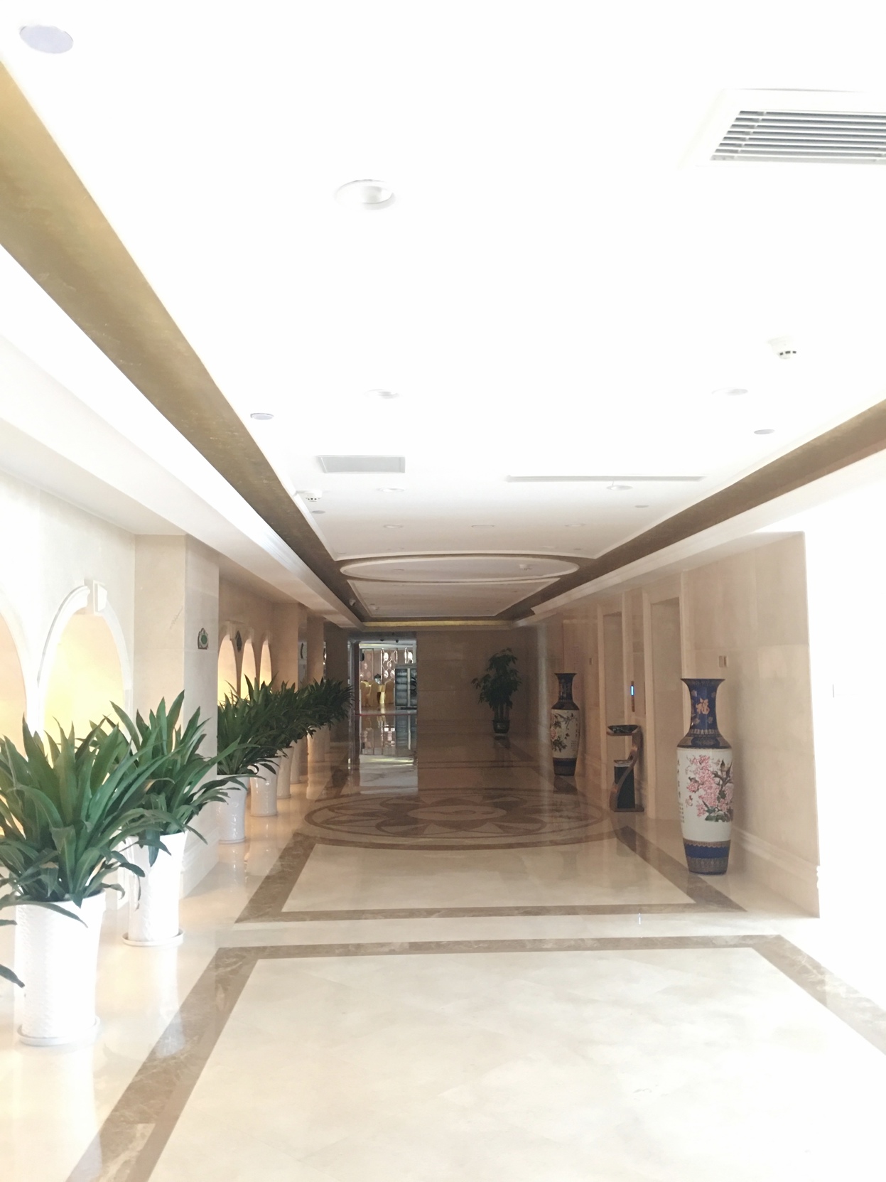 Vienna Hotel (Xiushui Bus Station Branch) 3*