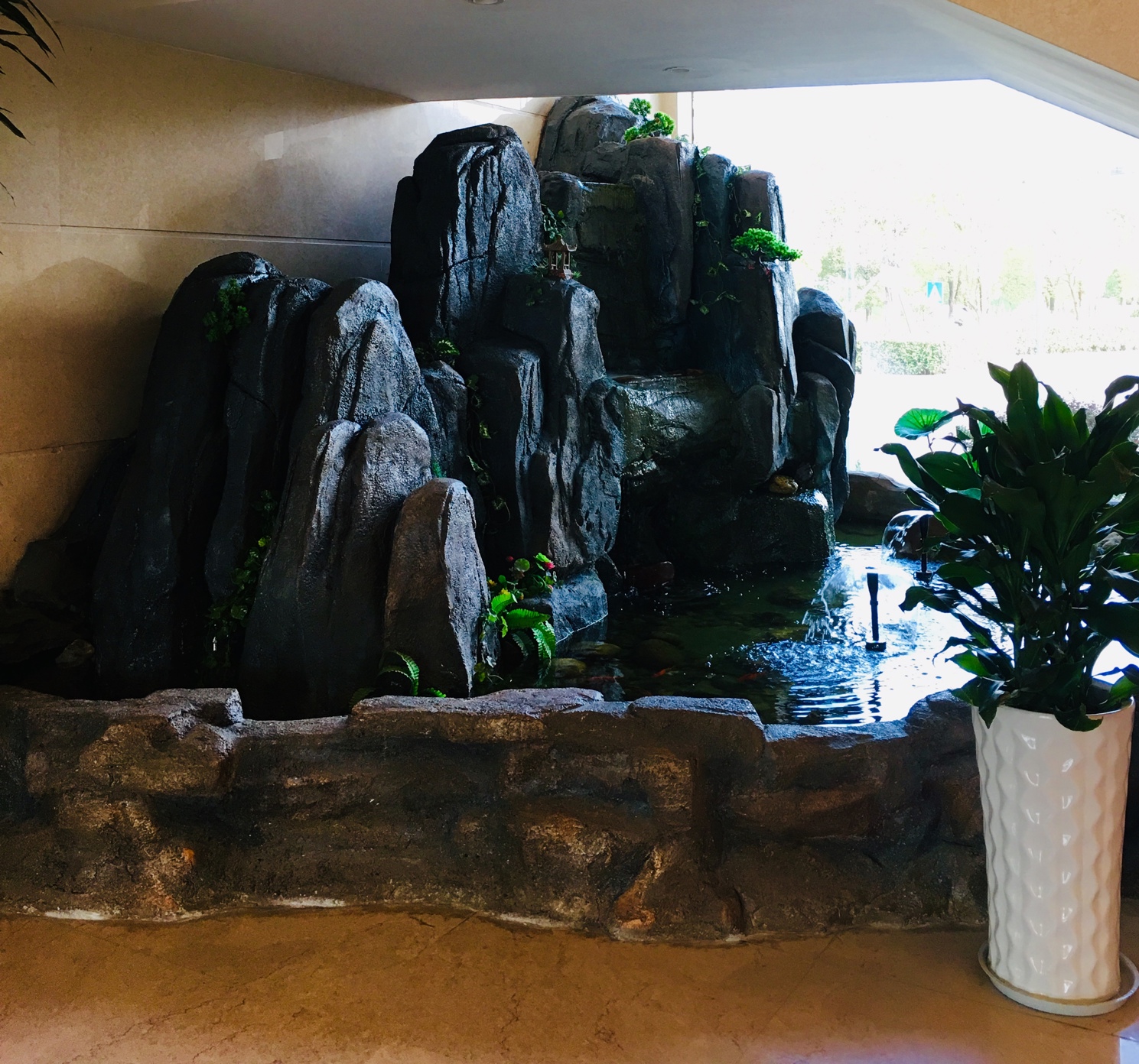 Vienna Hotel (Xiushui Bus Station Branch) 3*