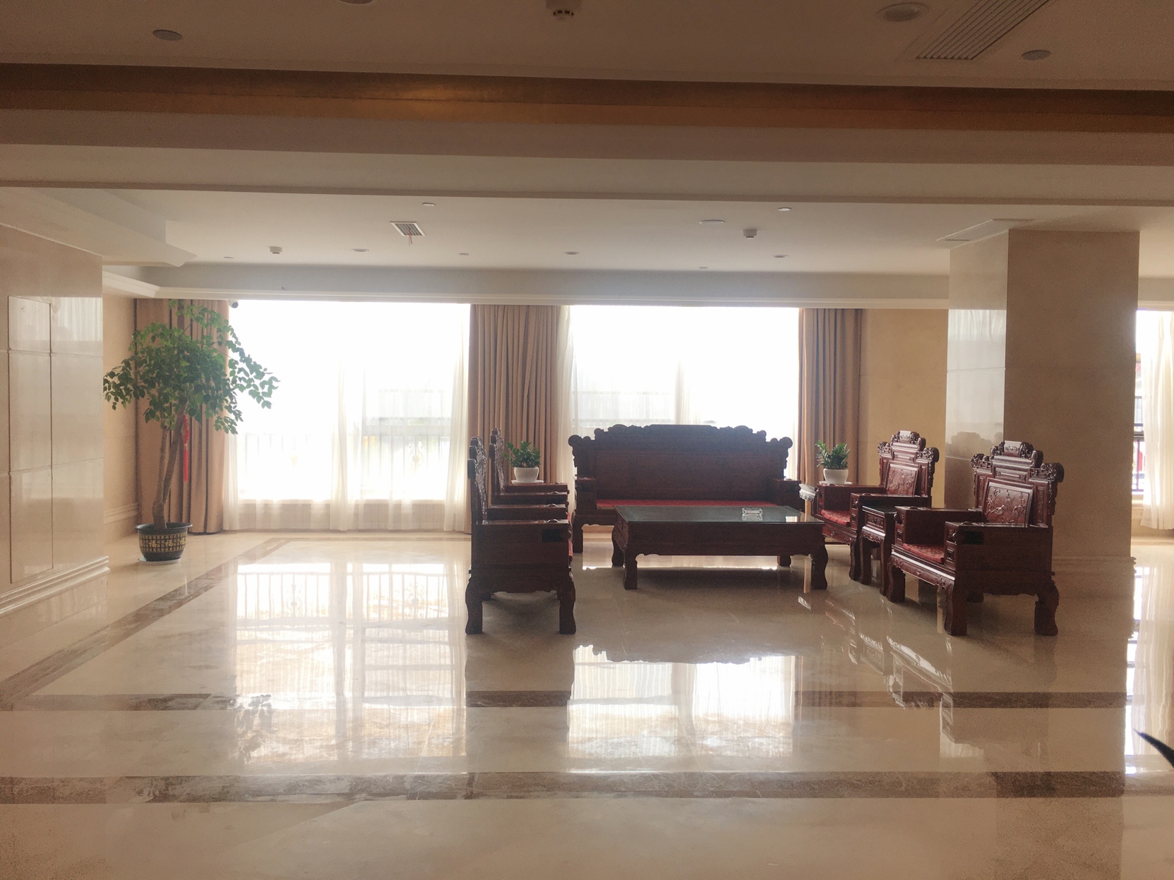 Vienna Hotel (Xiushui Bus Station Branch) 3*