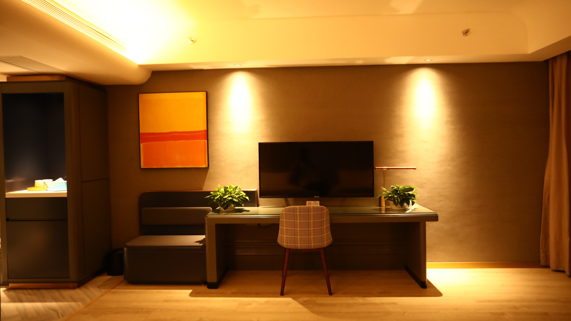 Lanou Hotel (Guiyang Huaxi District Meide Government House Branch) 3*