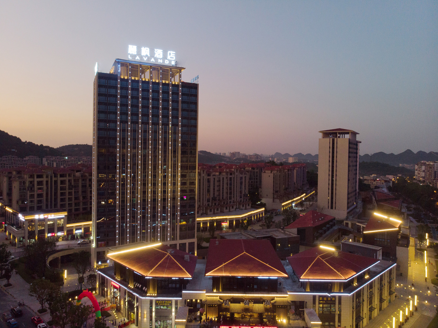 Guiyang Lufeng Hotel (Guiyang Huaxi Park University Town Branch) 3*