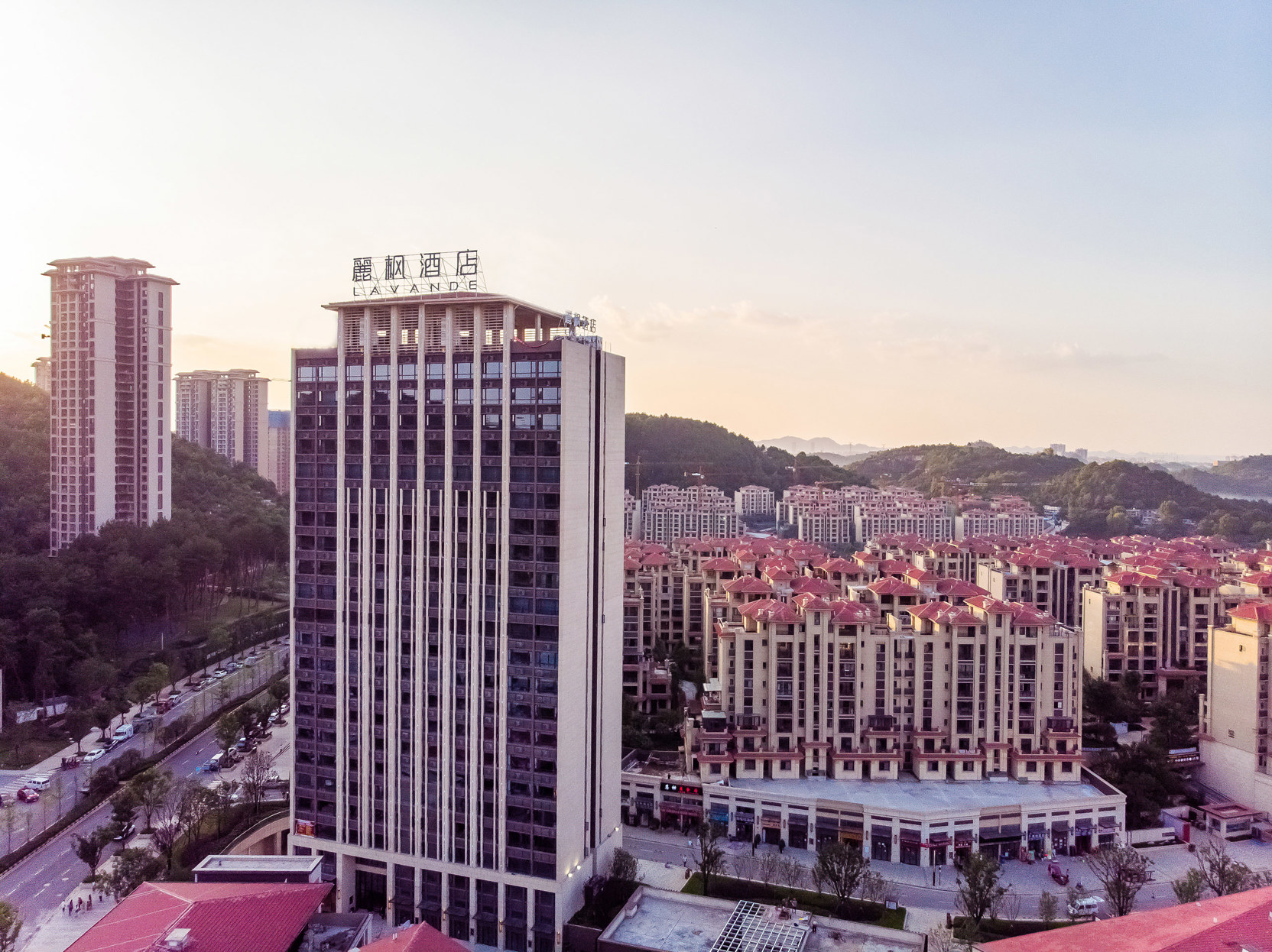 Guiyang Lufeng Hotel (Guiyang Huaxi Park University Town Branch) 3*