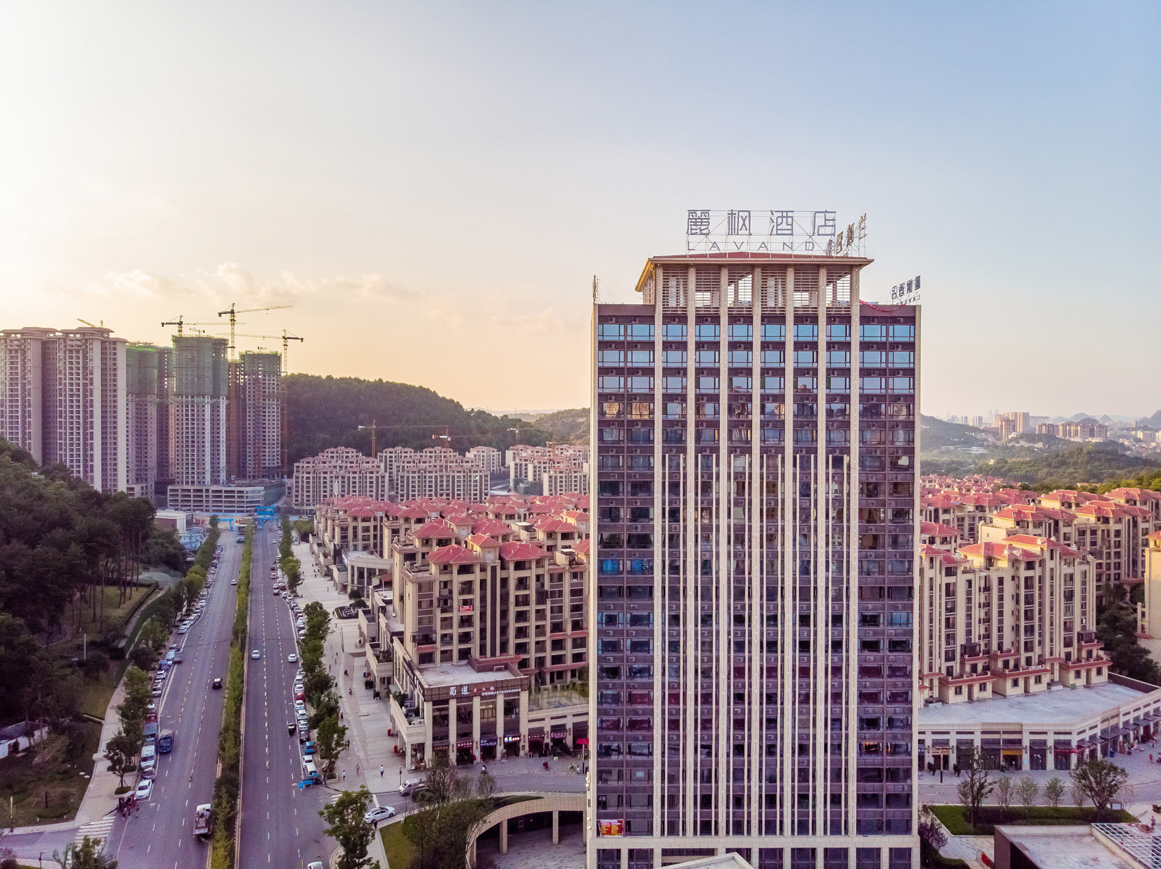 Guiyang Lufeng Hotel (Guiyang Huaxi Park University Town Branch) 3*