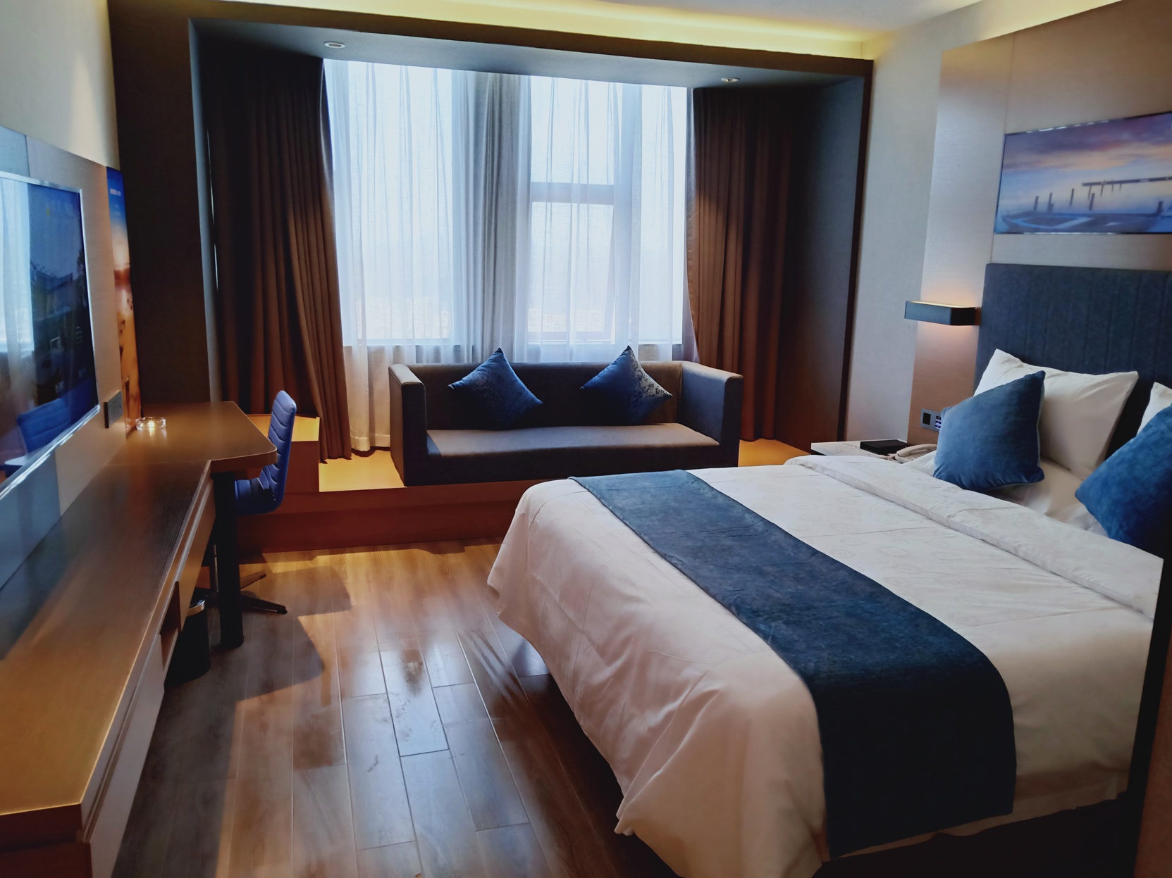 Yeste Hotel (Fangcheng Hengfu Plaza) 3*