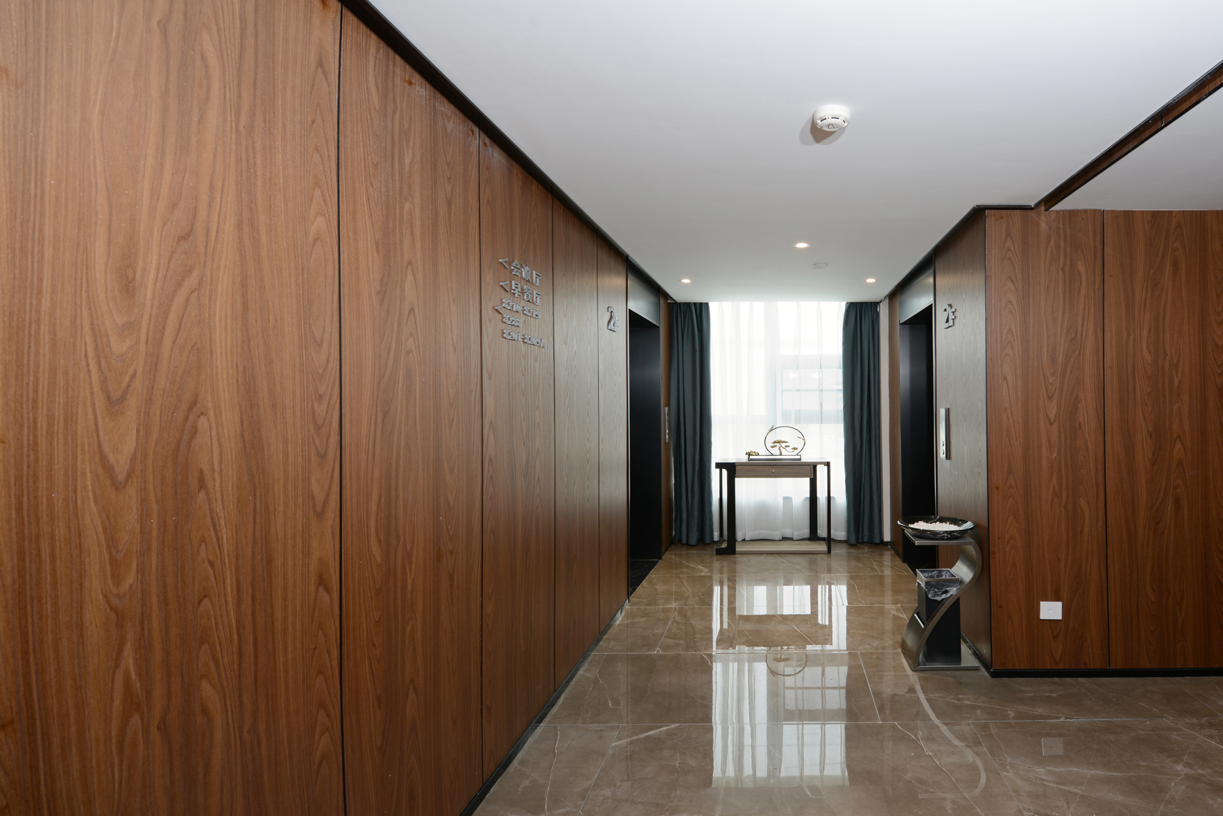 Borrman Hotel (Huaihua High Speed Railway South Station Wanda Plaza) 3*