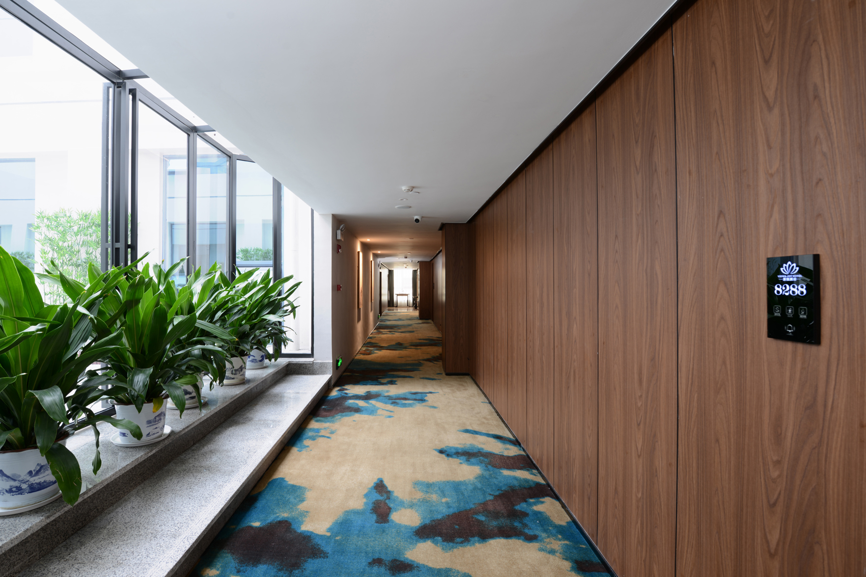 Borrman Hotel (Huaihua High Speed Railway South Station Wanda Plaza) 3*