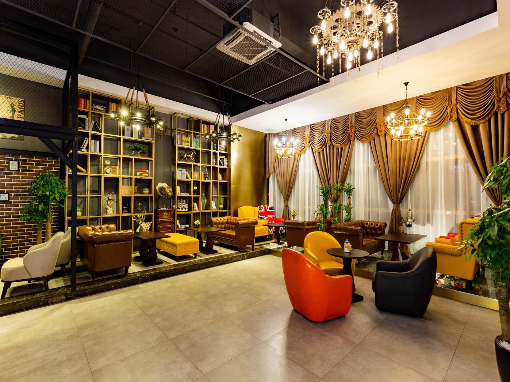 James Joyce Coffetel (Chengdu Shuangliu Airport, Haibin City Wanda Plaza Branch) 4*