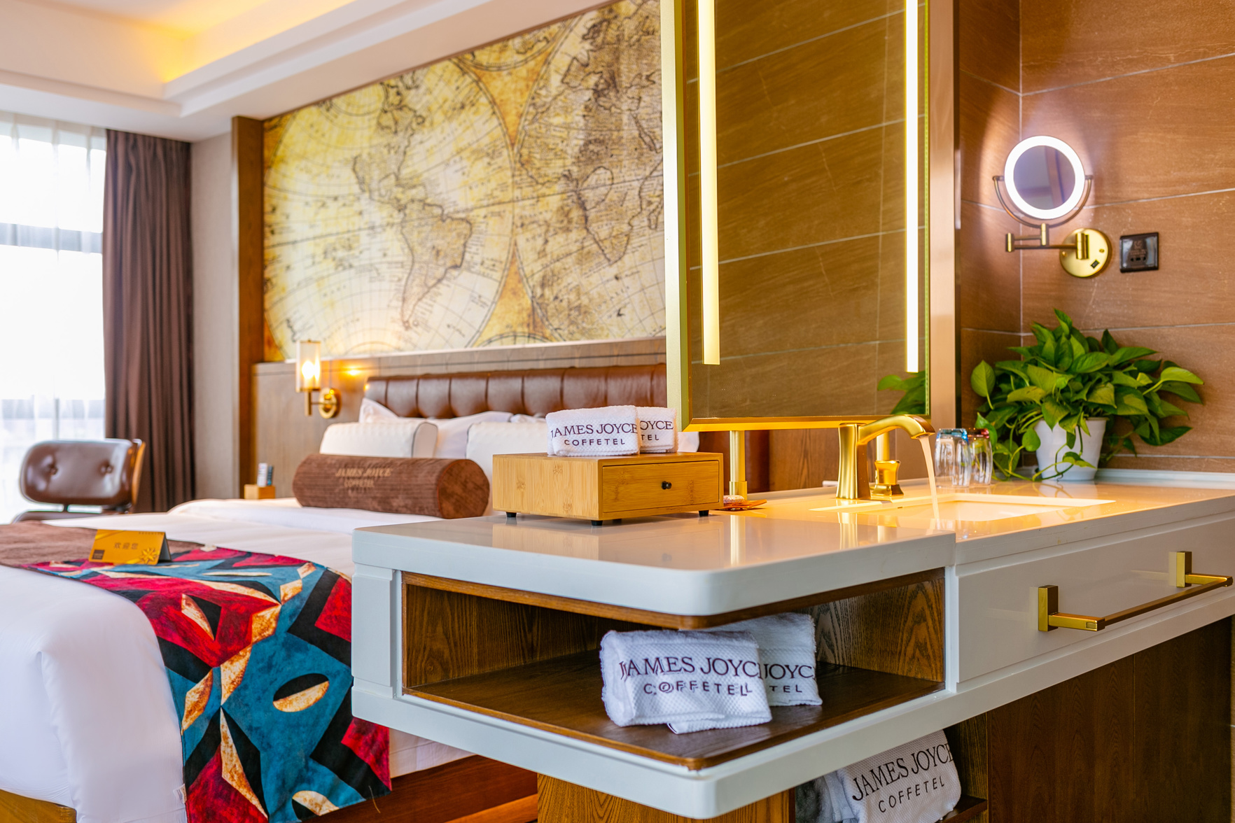 James Joyce Coffetel (Chengdu Shuangliu Airport, Haibin City Wanda Plaza Branch) 4*