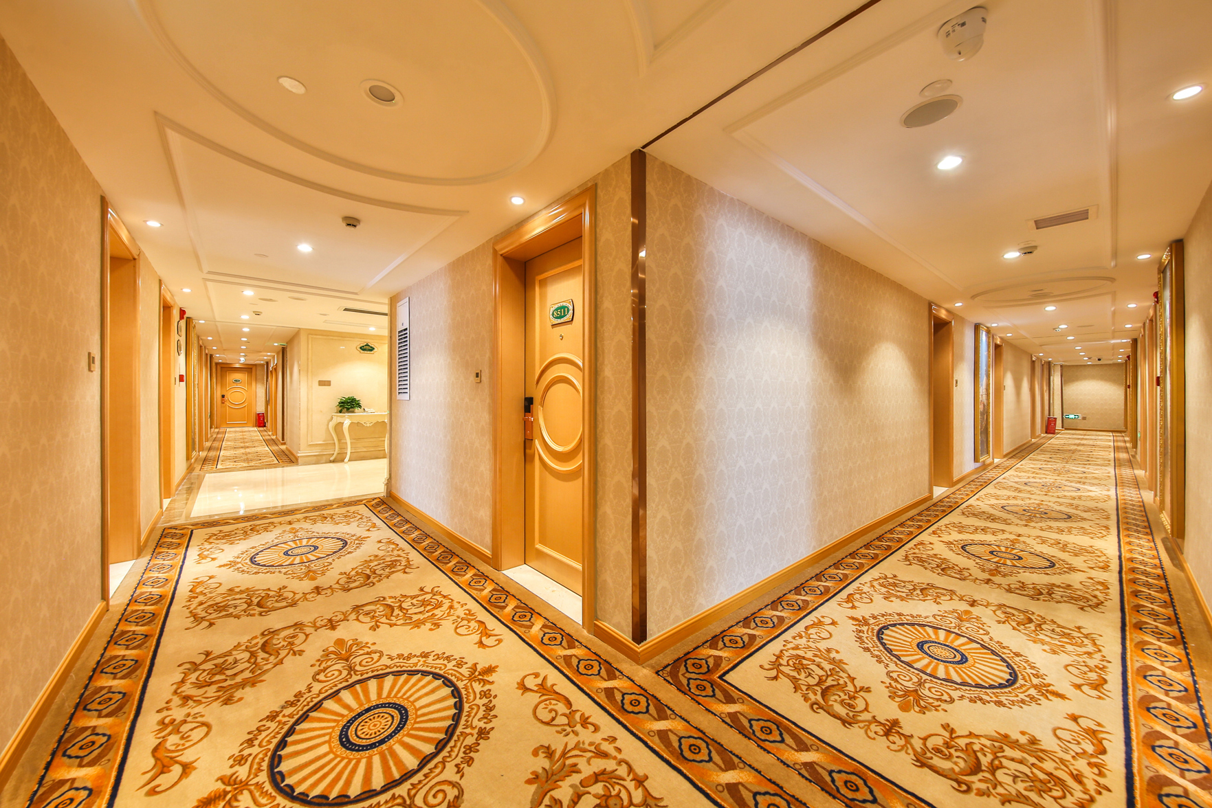 Vienna Hotel (Fenghuang Old Town) 3*