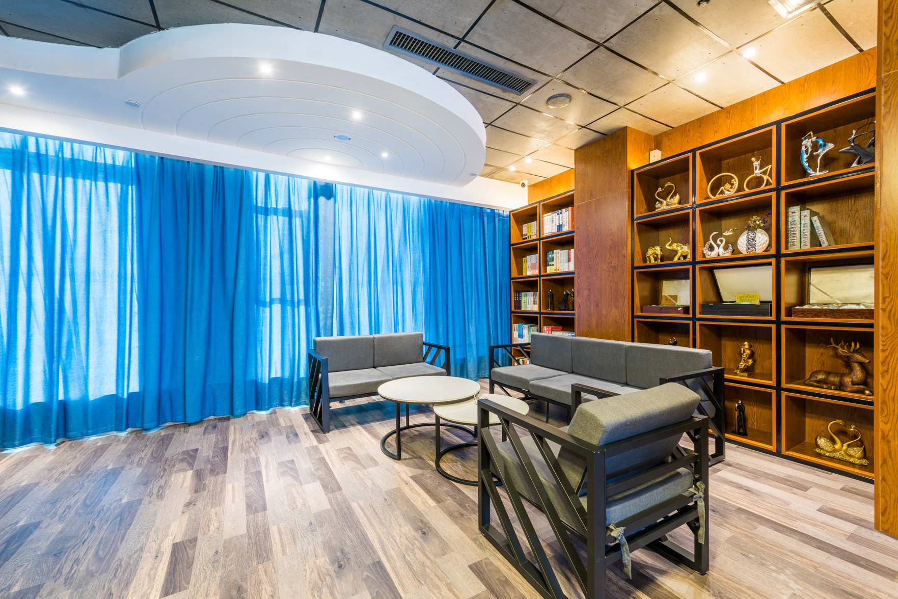 Denghou Hotel (Guiyang Fountain Metro Station) 2*