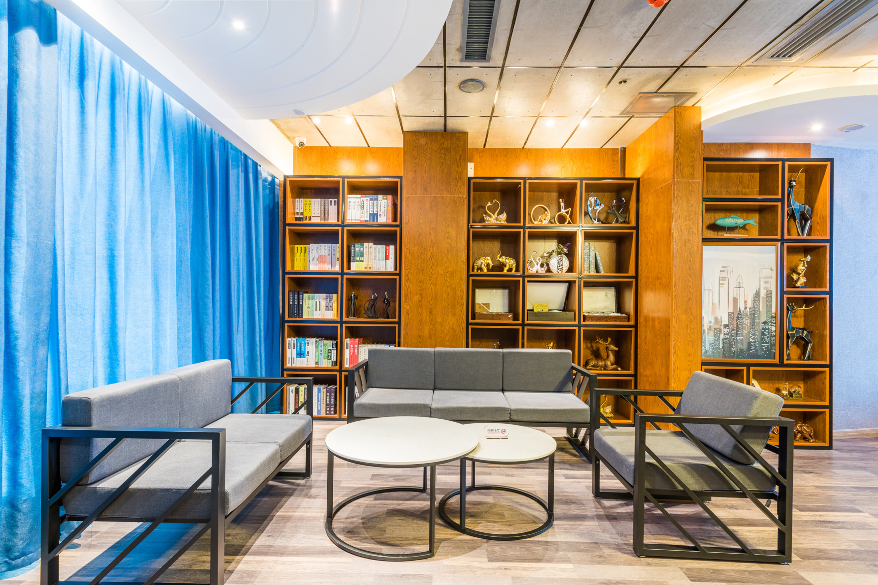 Denghou Hotel (Guiyang Fountain Metro Station) 2*