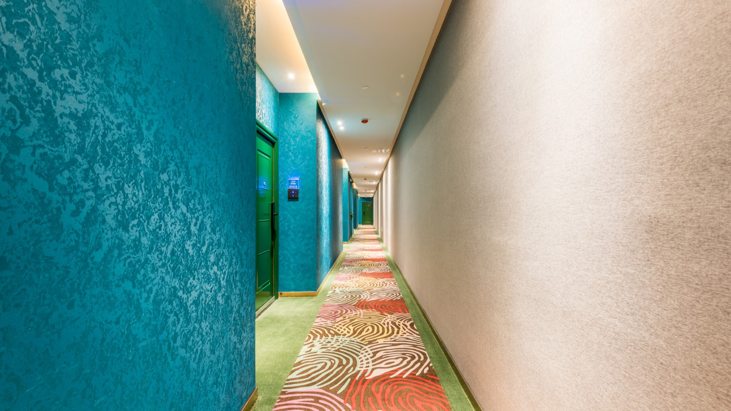 Denghou Hotel (Guiyang Fountain Metro Station) 2*