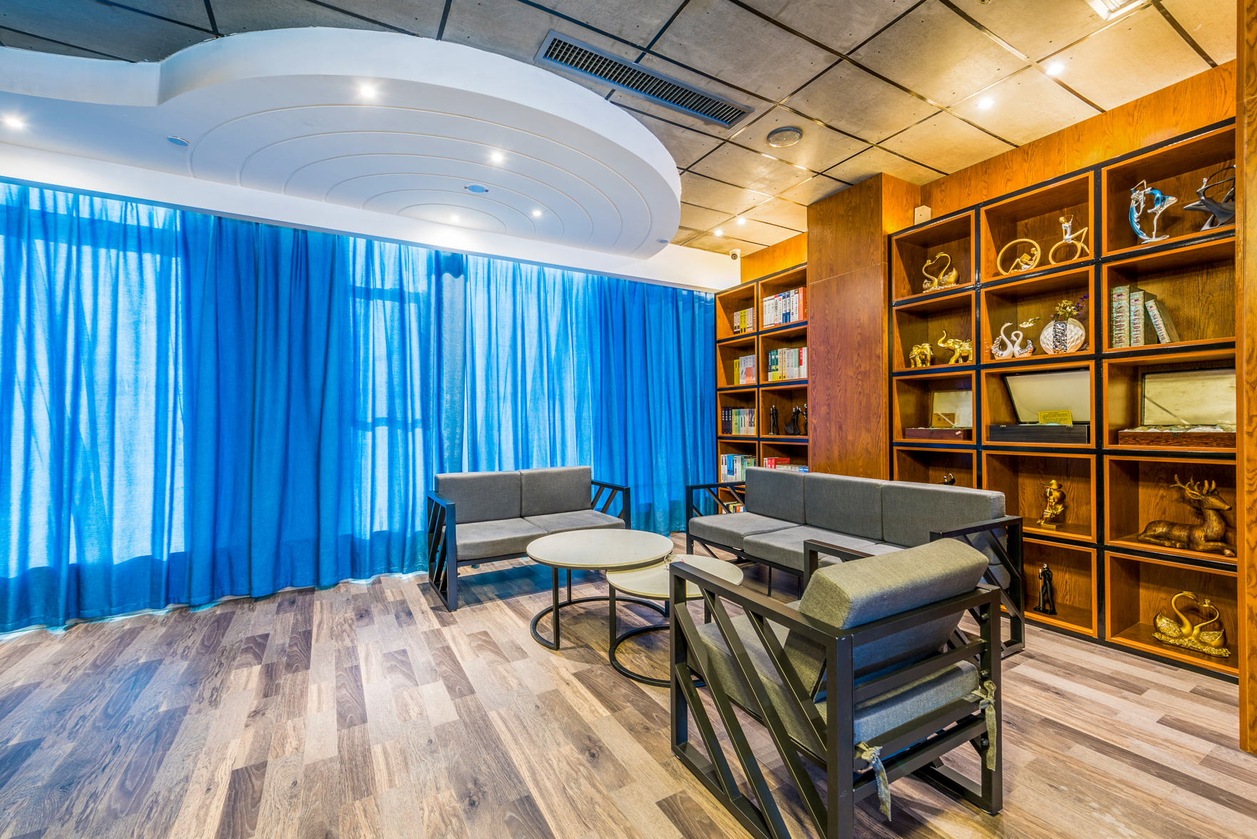 Denghou Hotel (Guiyang Fountain Metro Station) 2*