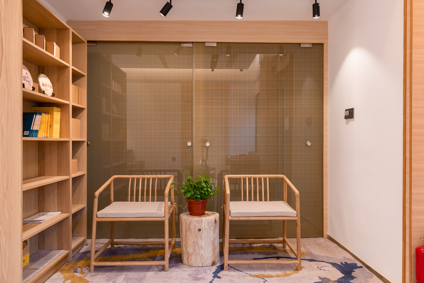 Anji Light Luxury Hotel 3*