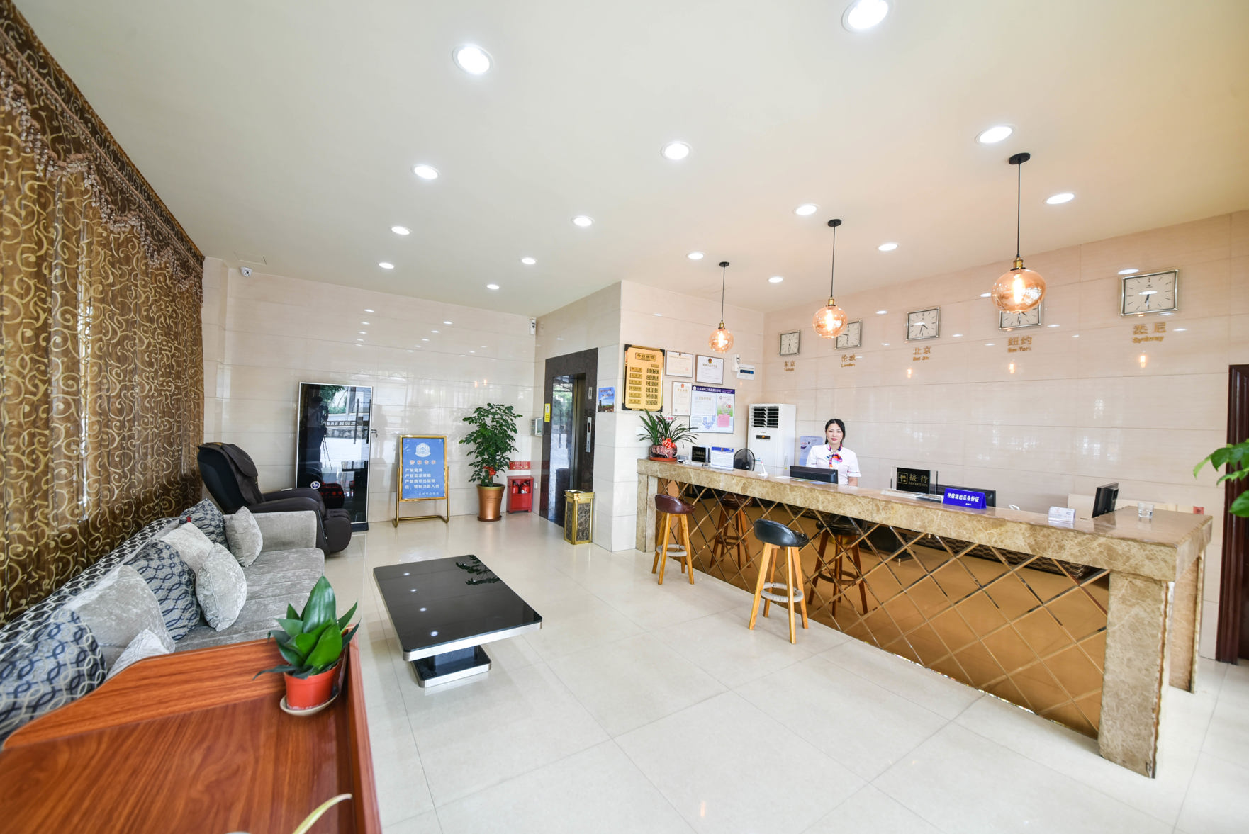 City Comfort Inn Hotel (quanzhoupuxiwandafengzeguangchang) 2*