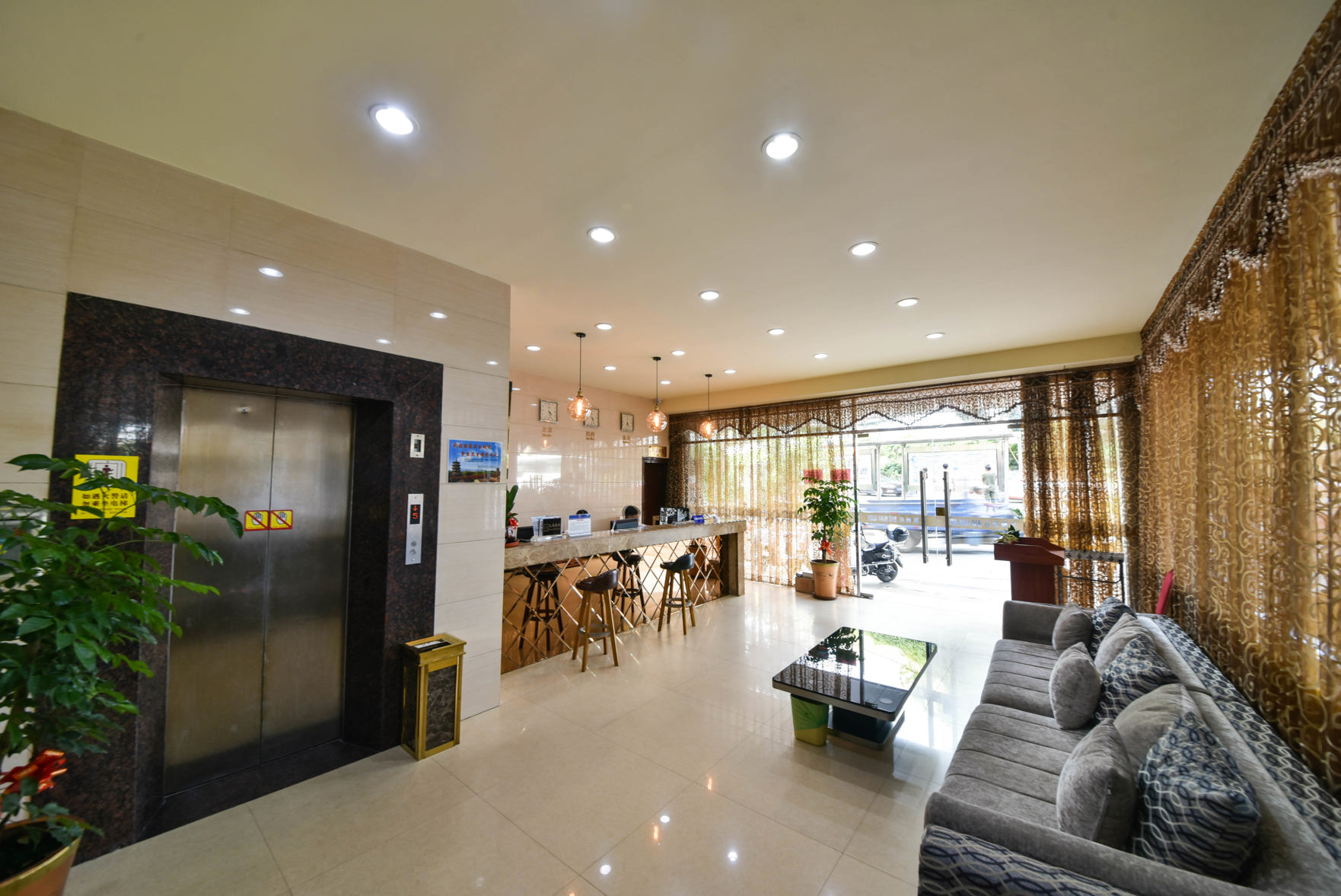 City Comfort Inn Hotel (quanzhoupuxiwandafengzeguangchang) 2*