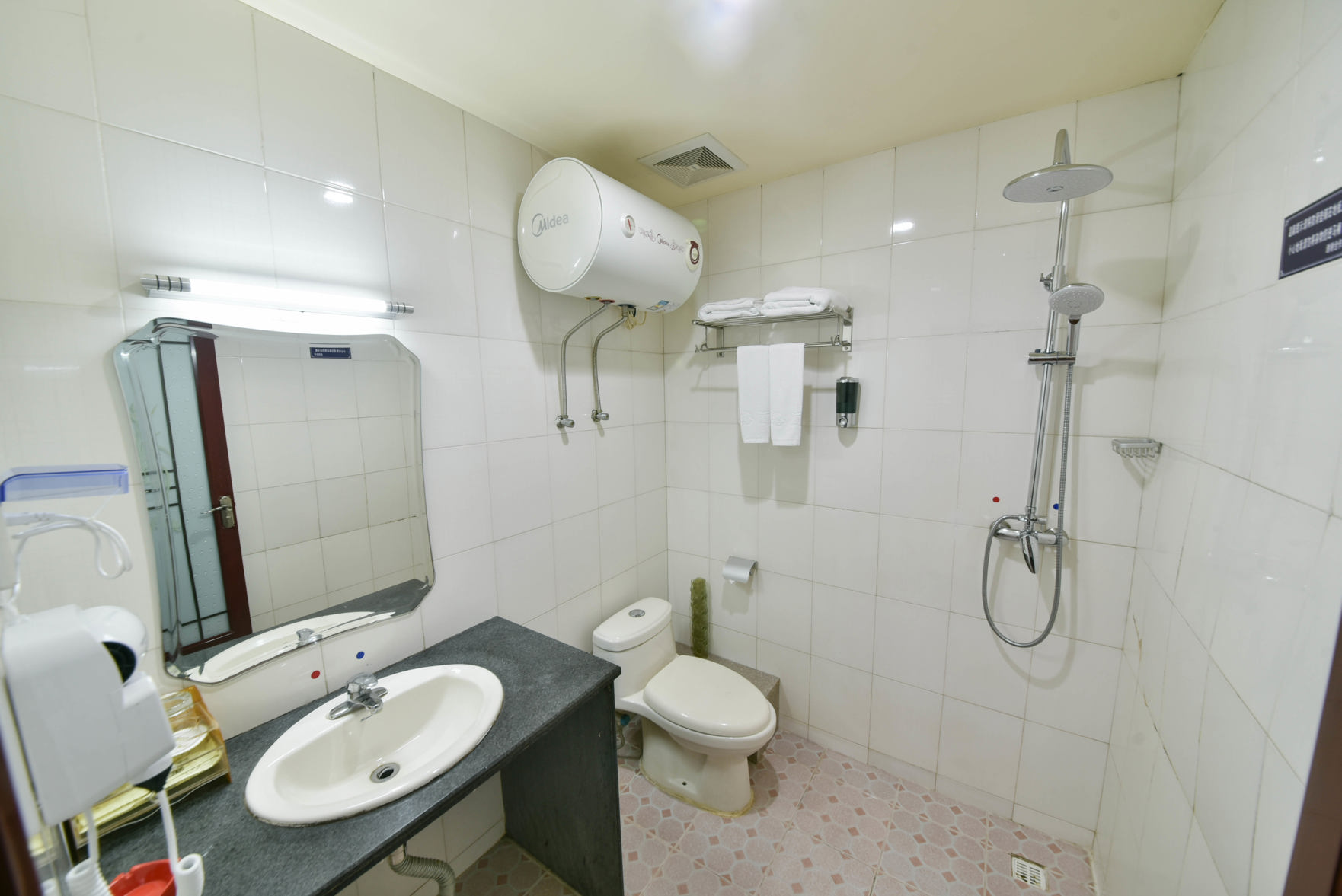 City Comfort Inn Hotel (quanzhoupuxiwandafengzeguangchang) 2*