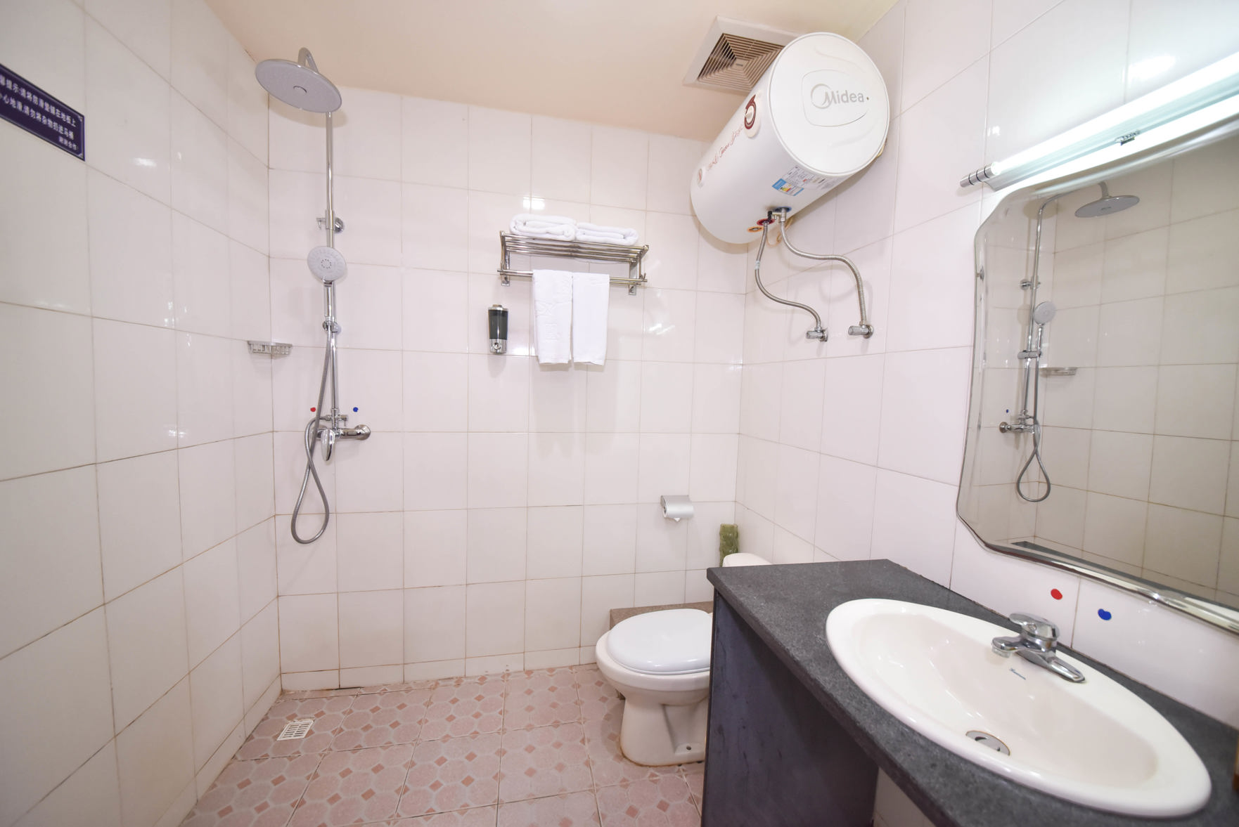 City Comfort Inn Hotel (quanzhoupuxiwandafengzeguangchang) 2*