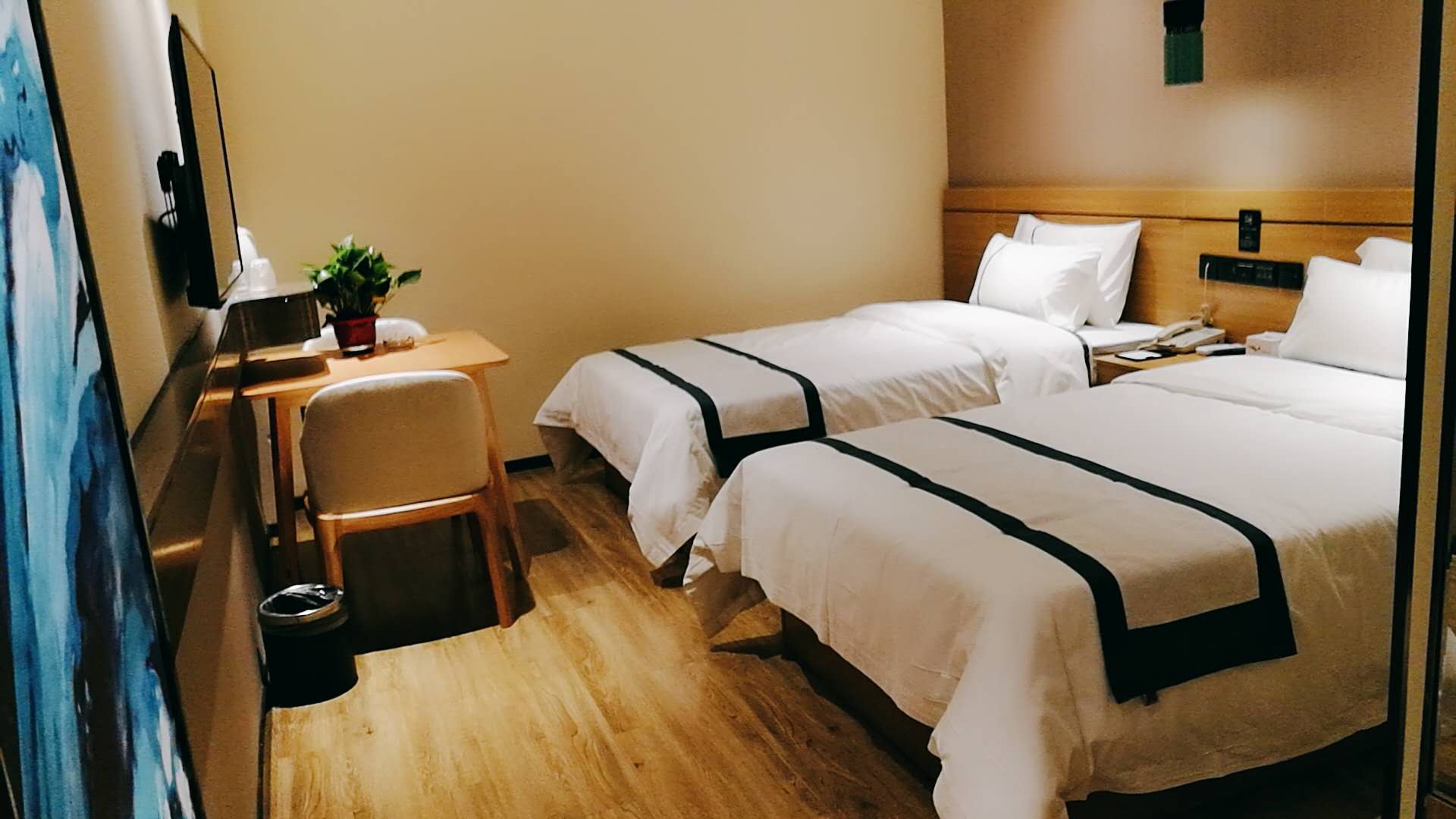 City Comfort Inn Hotel (Shijiazhuang Zhonghua Avenue Second Hospital North Campus) 2*