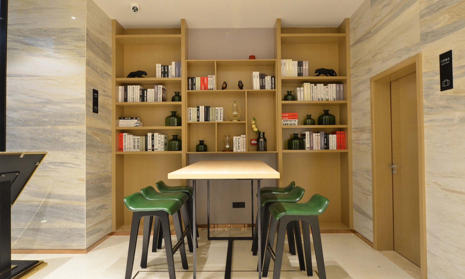 City Comfort Inn Hotel (Wuhan Huquan Street Yangjiawan Subway Station) 2*