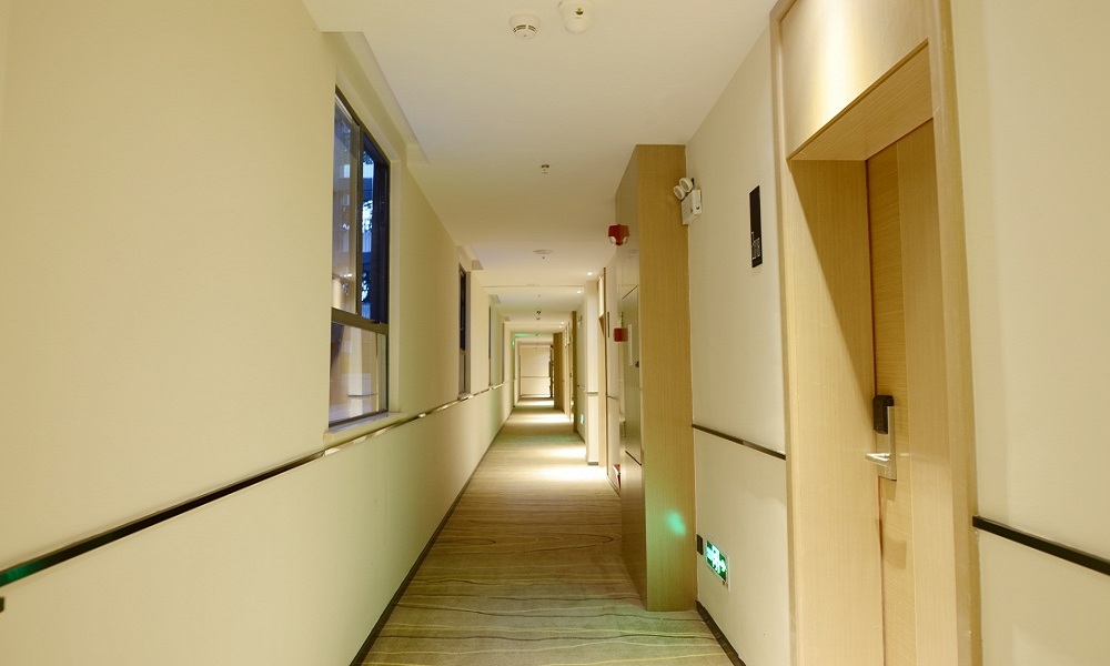 City Comfort Inn Hotel (Wuhan Huquan Street Yangjiawan Subway Station) 2*