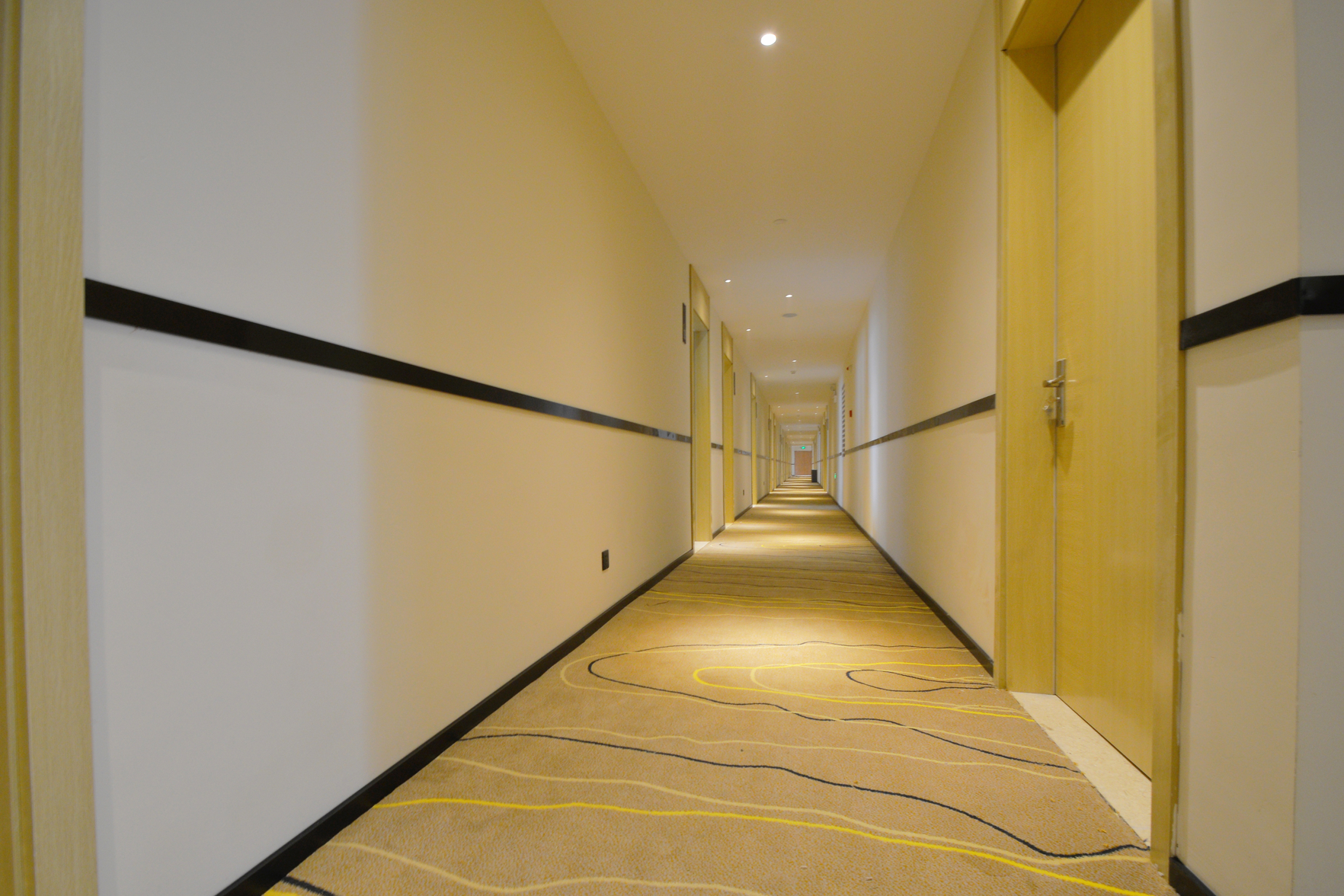 City Comfort Inn Express Hotel (Yangzhou Slender West Lake Wuyue Plaza) 2*