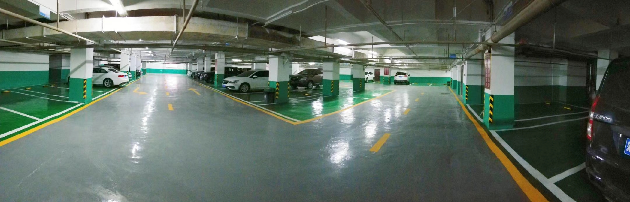 Echarm Hotel (Shenyang North Railway Station Subway Station) 3*