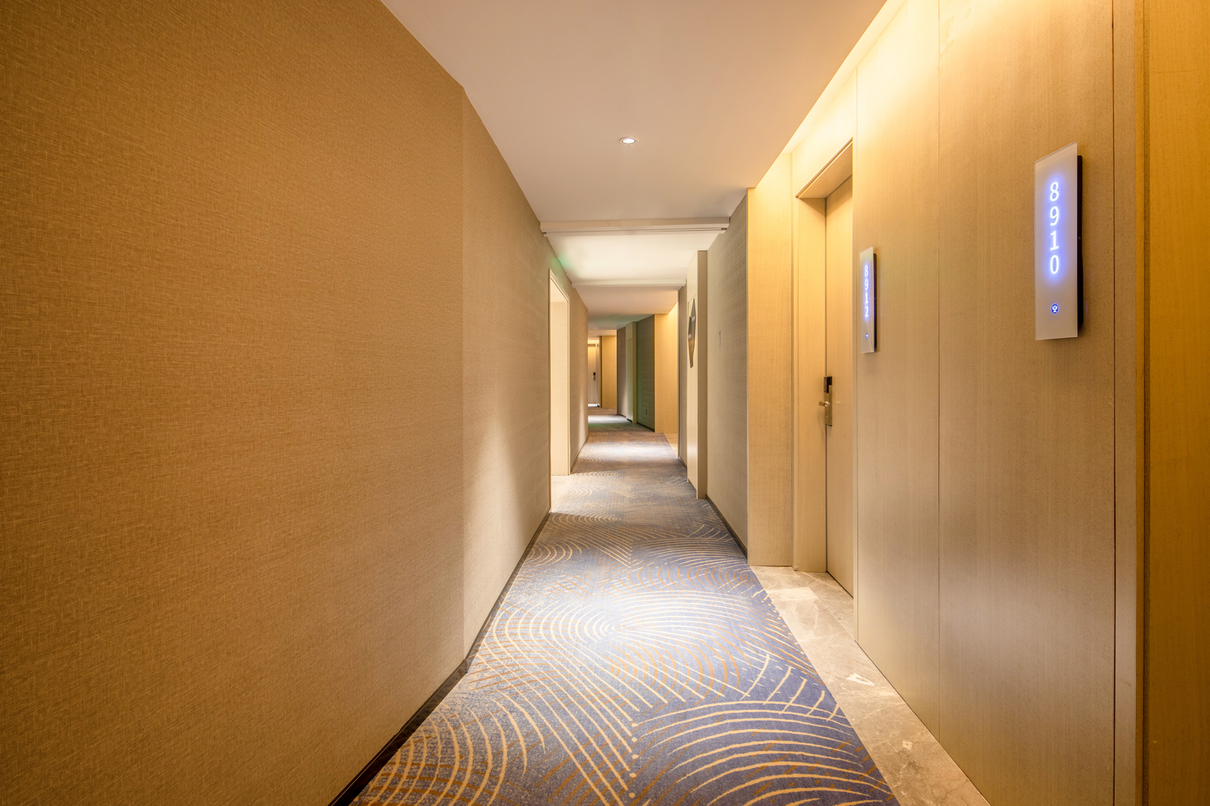 Echarm Hotel (Shenyang North Railway Station Subway Station) 3*