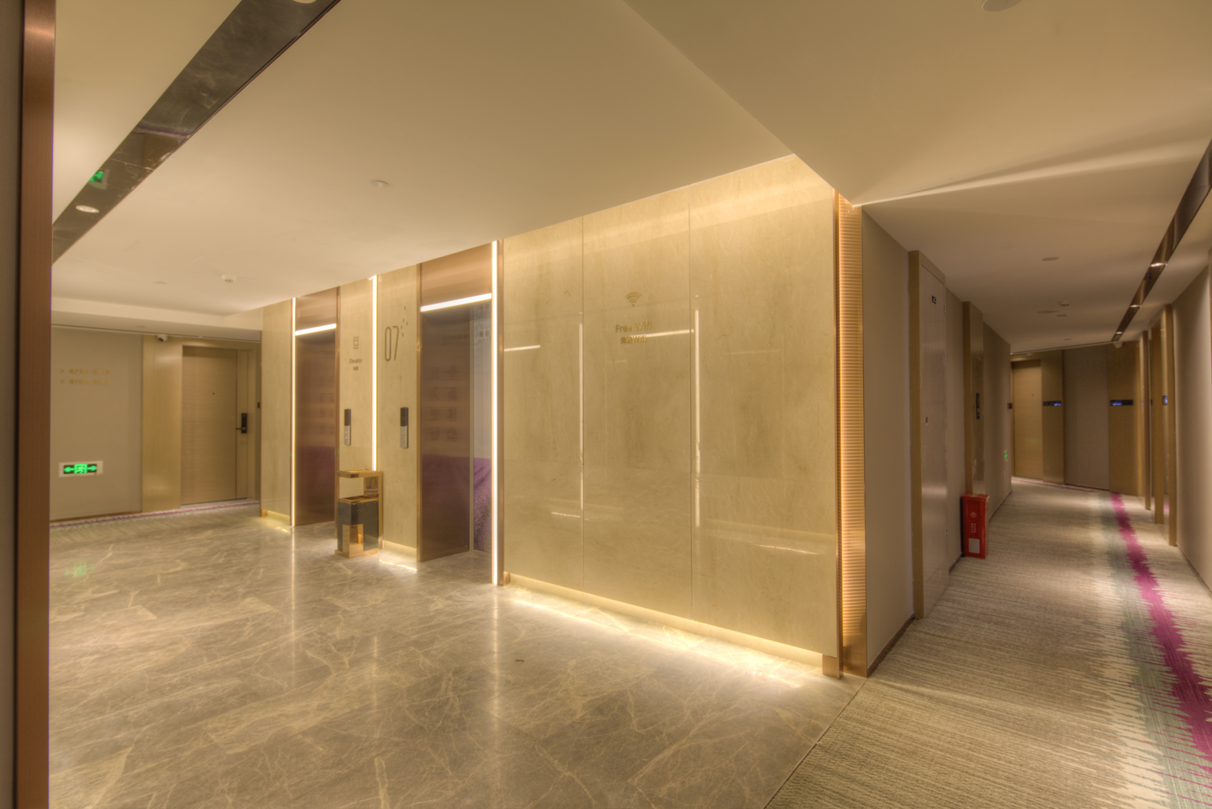 Lavande Hotel (Nanchang West Railway Station, National Sports Center Metro Station) 3*