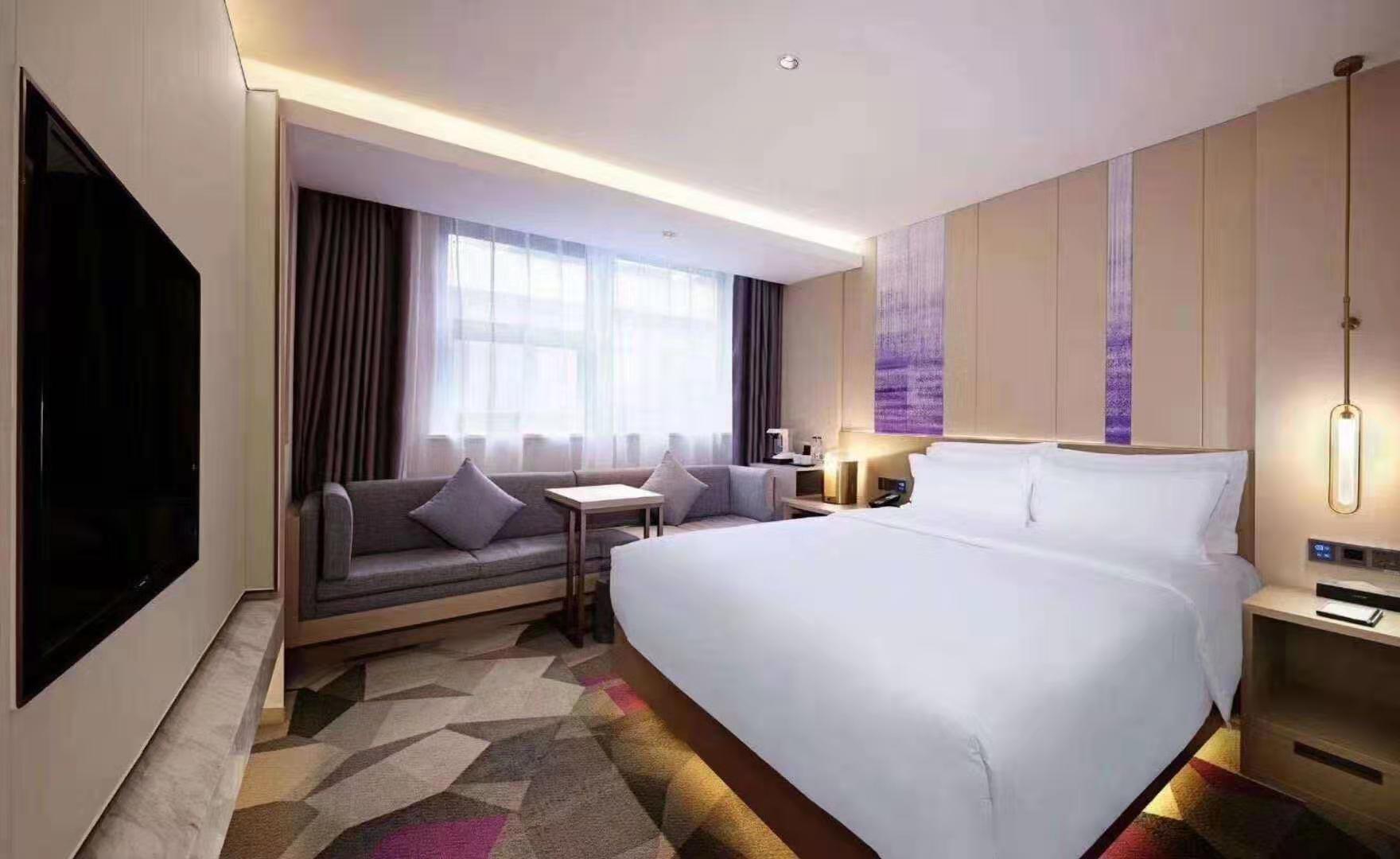 Lavande Hotel (Nanchang West Railway Station, National Sports Center Metro Station) 3*