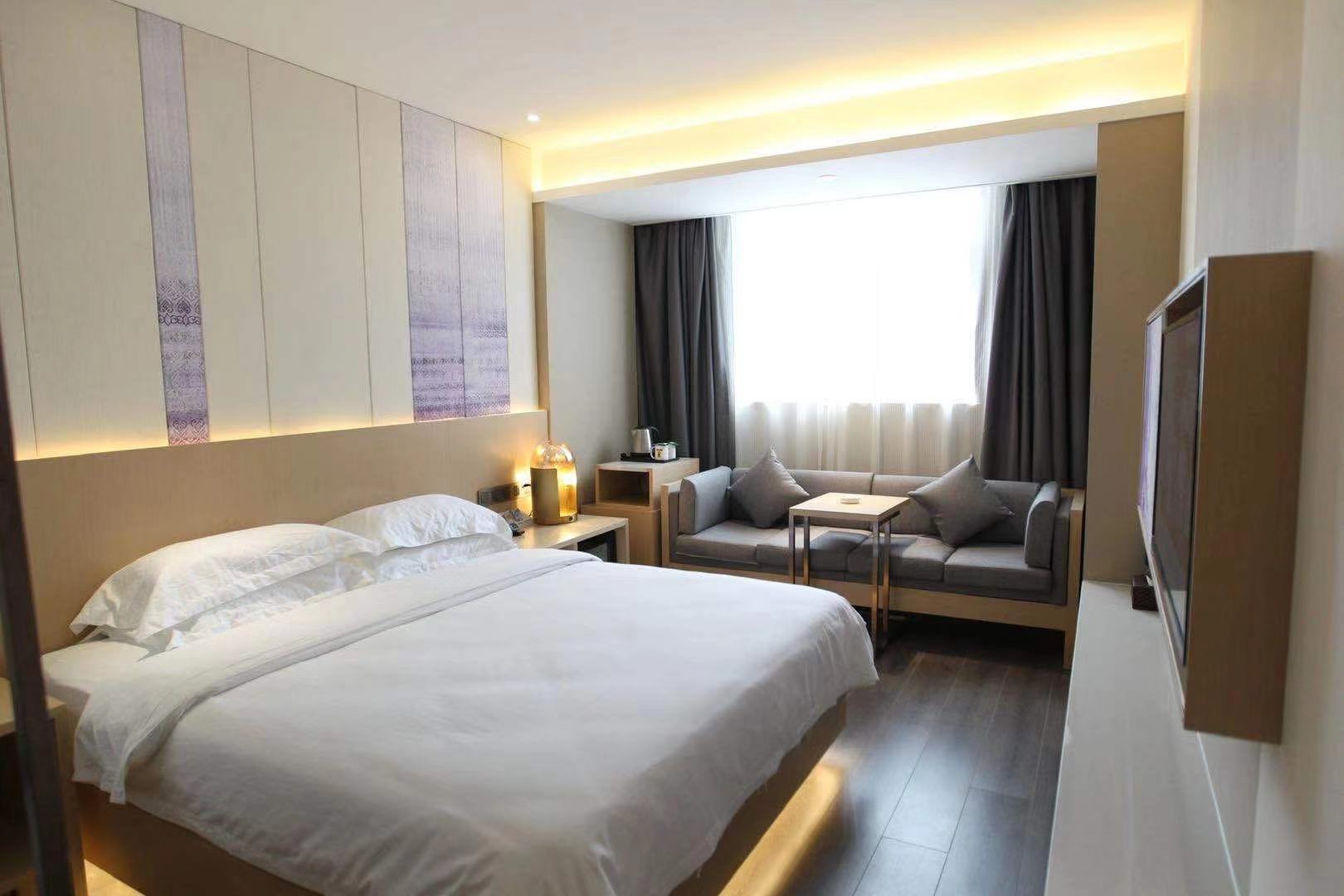 Lavande Hotel (Nanchang West Railway Station, National Sports Center Metro Station) 3*