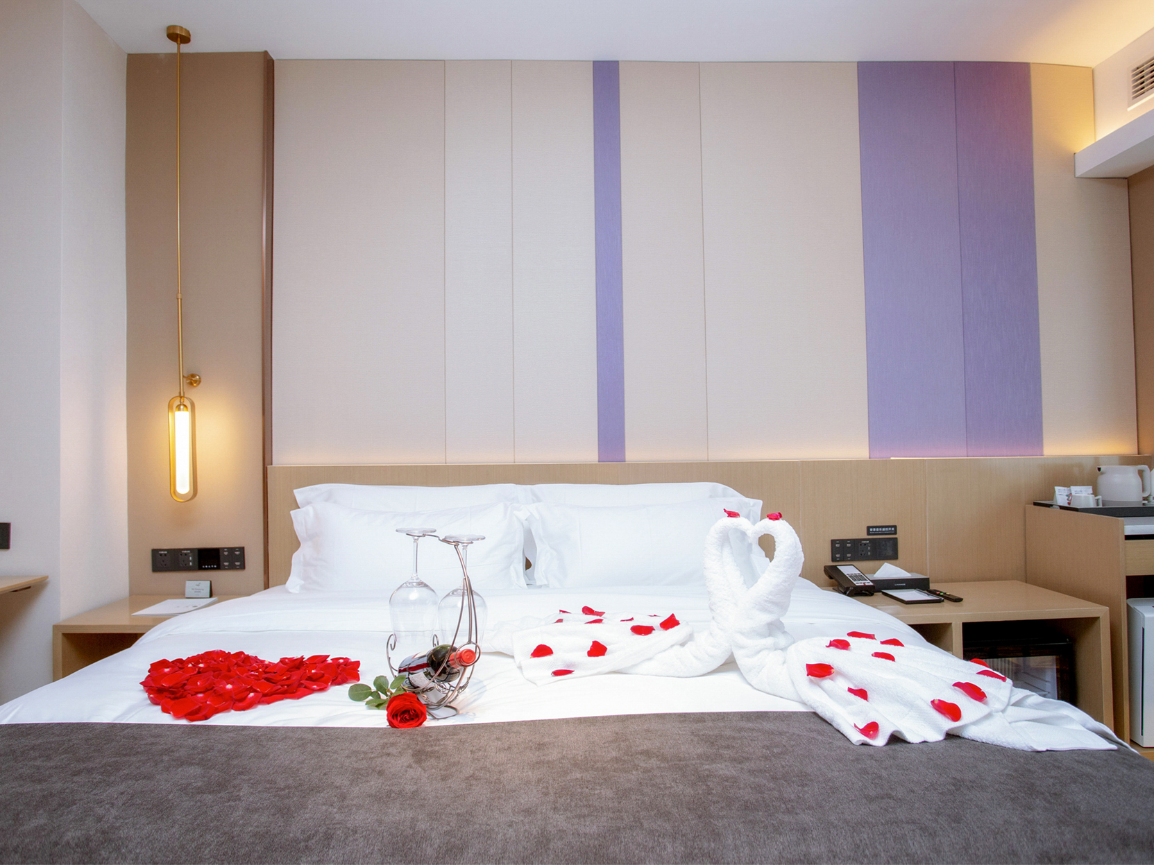 Lavande Hotel (Nanchang West Railway Station, National Sports Center Metro Station) 3*