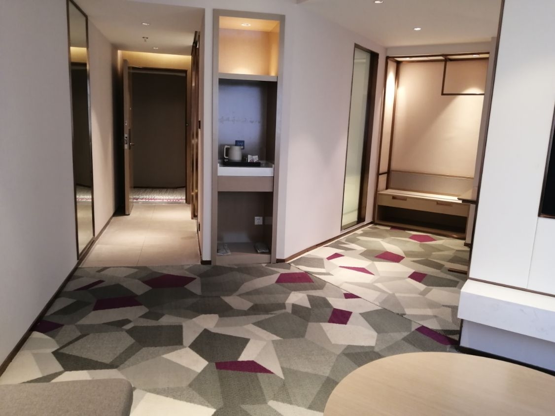 Lavande Hotel (Nanchang West Railway Station, National Sports Center Metro Station) 3*