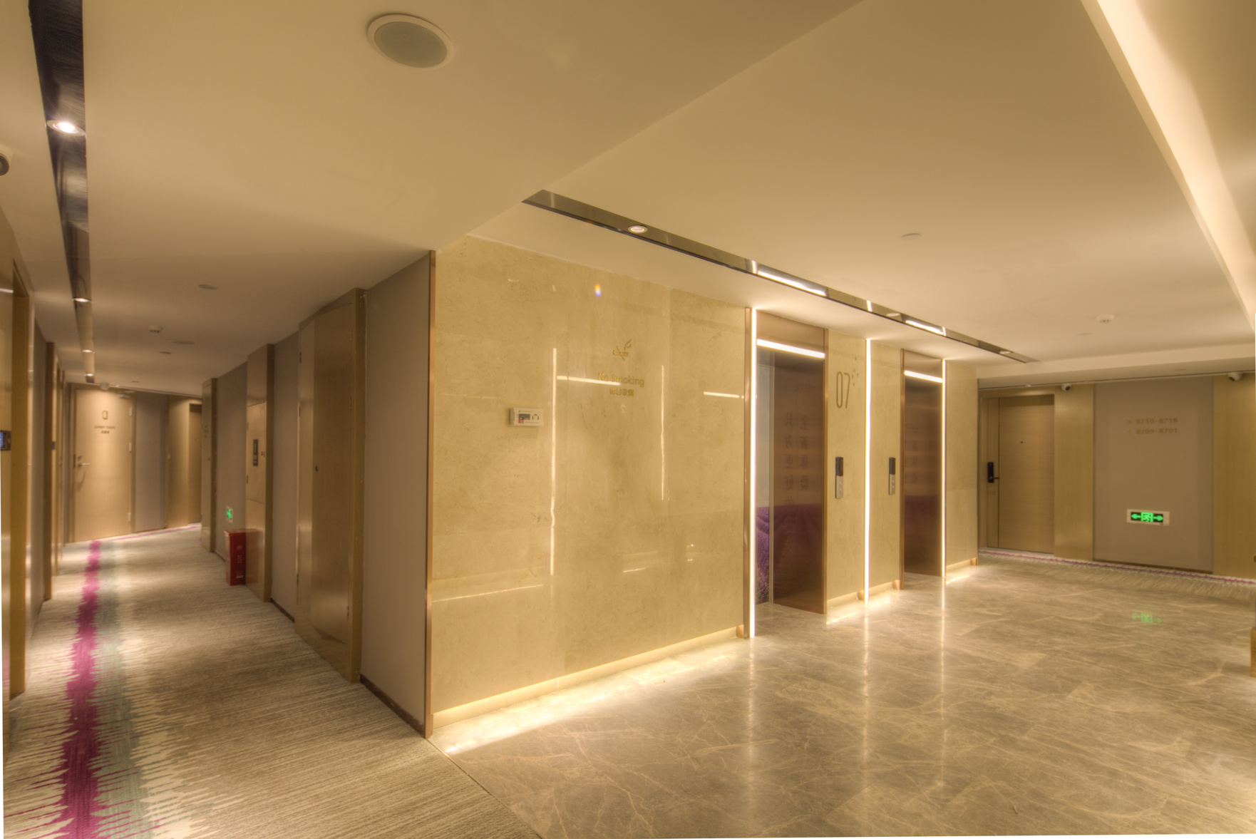 Lavande Hotel (Nanchang West Railway Station, National Sports Center Metro Station) 3*