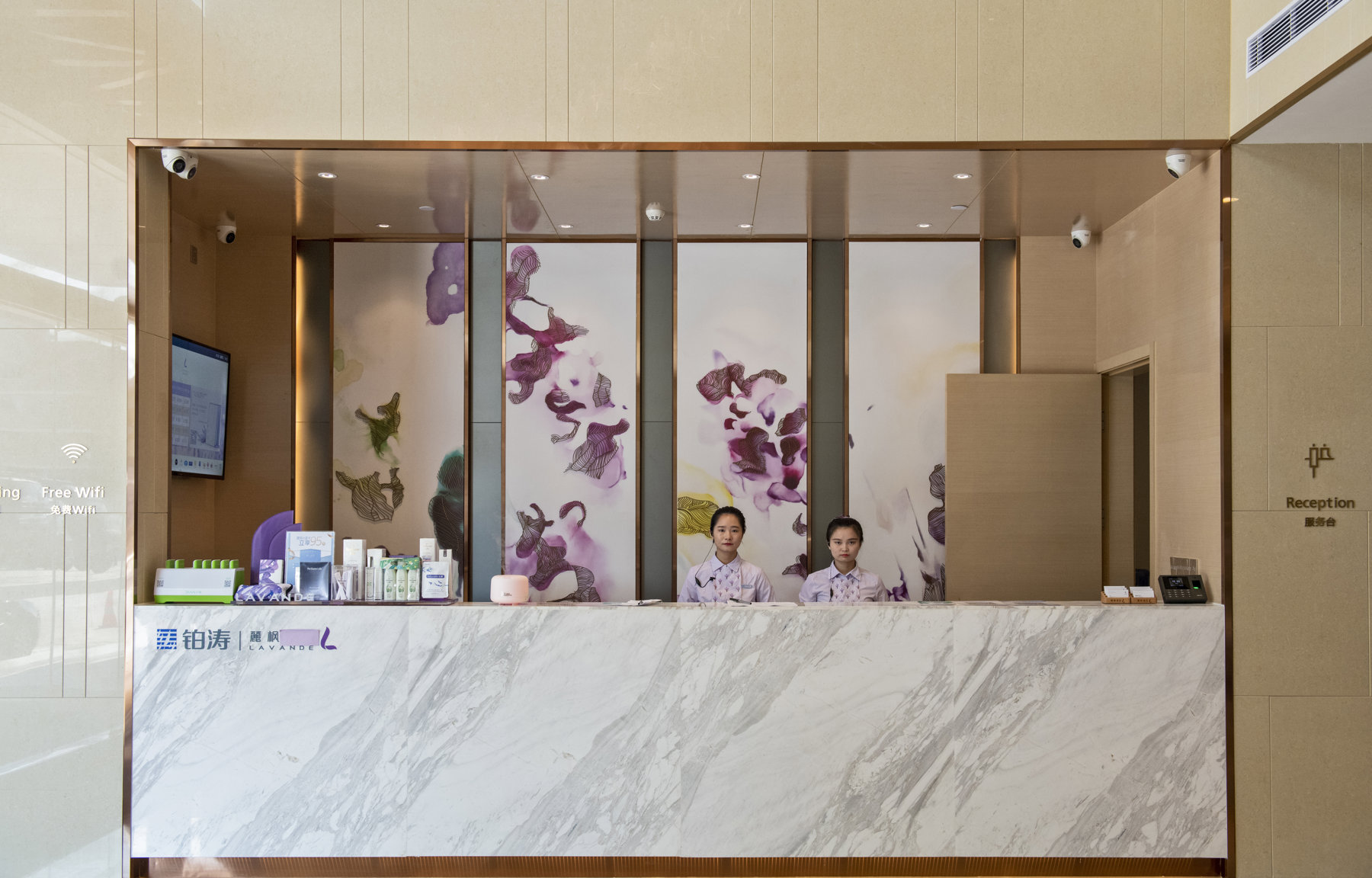 Baiyu Hotel (Guangzhou Konggang Avenue Longgui Jinbo Plaza Branch) 3*
