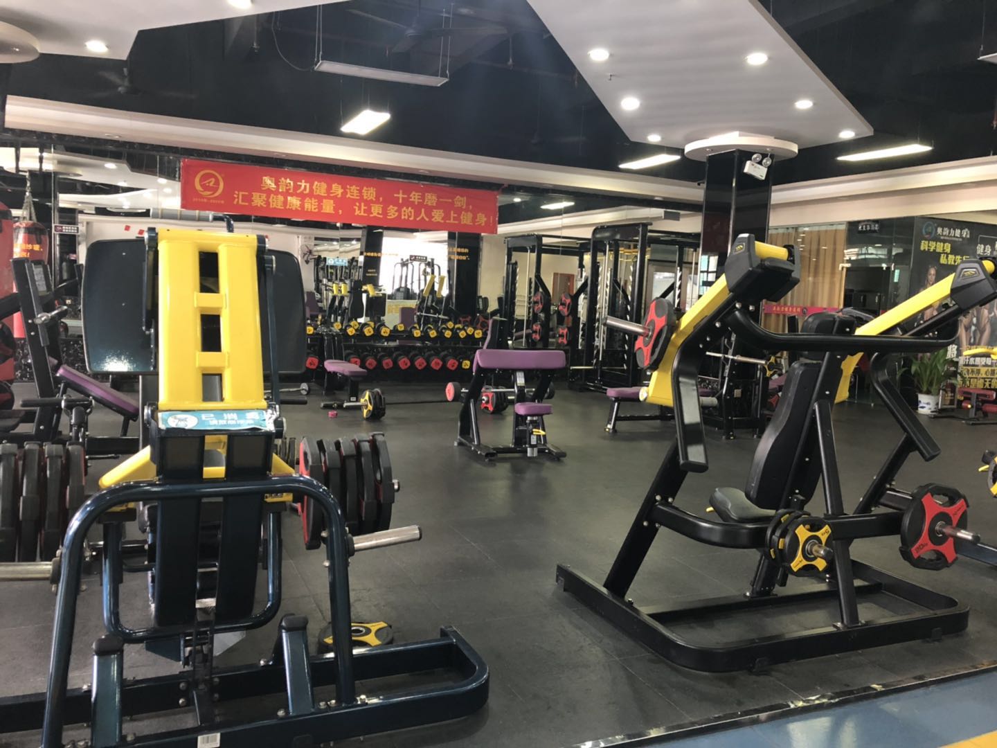 Baiyu Hotel (Guangzhou Konggang Avenue Longgui Jinbo Plaza Branch) 3*