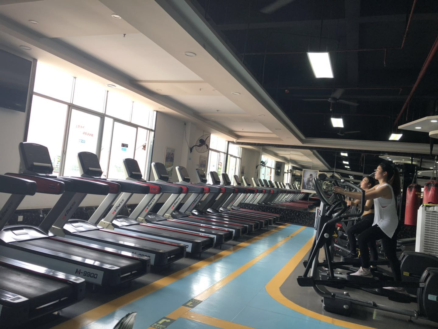 Baiyu Hotel (Guangzhou Konggang Avenue Longgui Jinbo Plaza Branch) 3*