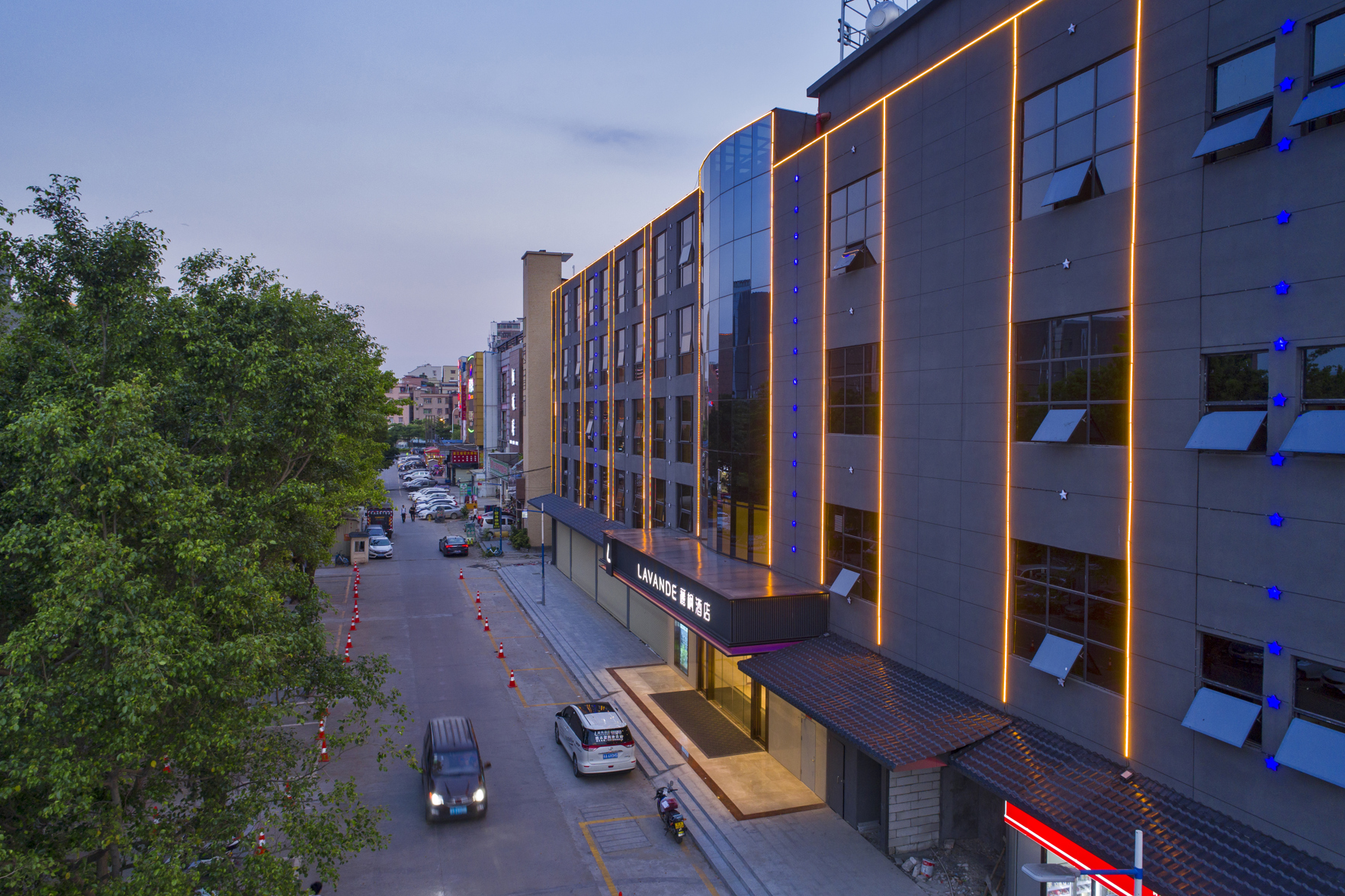 Baiyu Hotel (Guangzhou Konggang Avenue Longgui Jinbo Plaza Branch) 3*