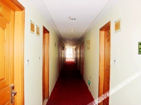 100 Inn Liangpin Hotel (Shanghai Chedun Film City) 2*