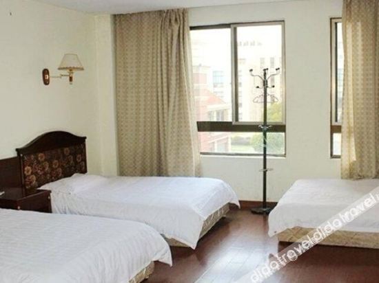 100 Inn Liangpin Hotel (Shanghai Chedun Film City) 2*