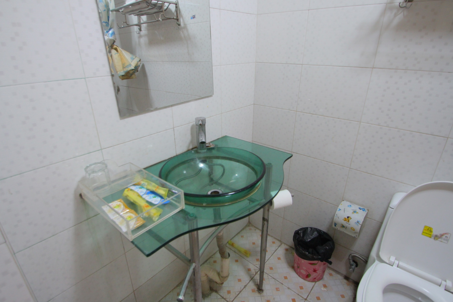 100 Inn Liangpin Hotel (Shanghai Chedun Film City) 2*