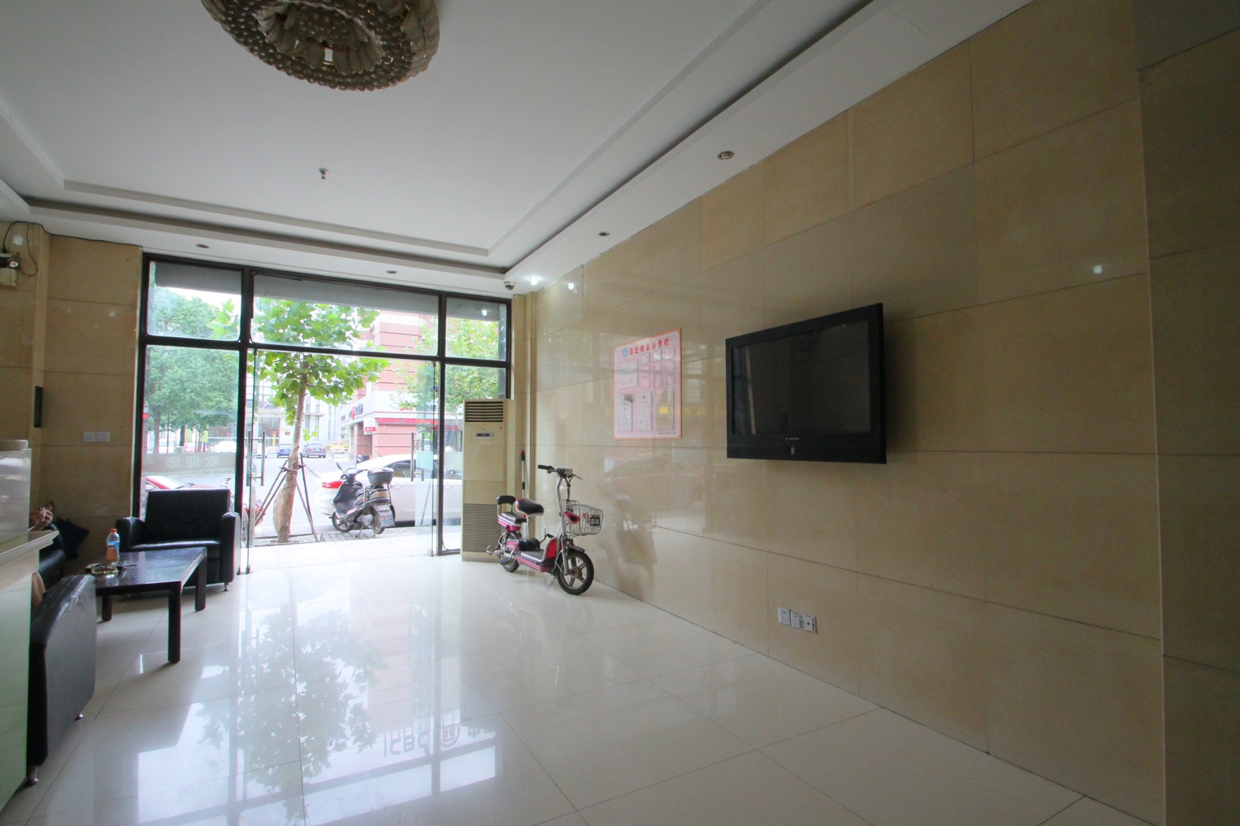 100 Inn Liangpin Hotel (Shanghai Chedun Film City) 2*