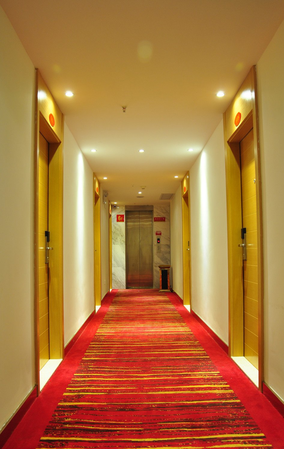 Red Lantern Traders Hotel 2*