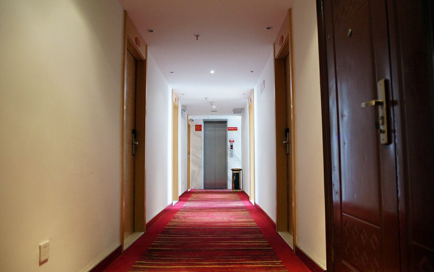 Red Lantern Traders Hotel 2*
