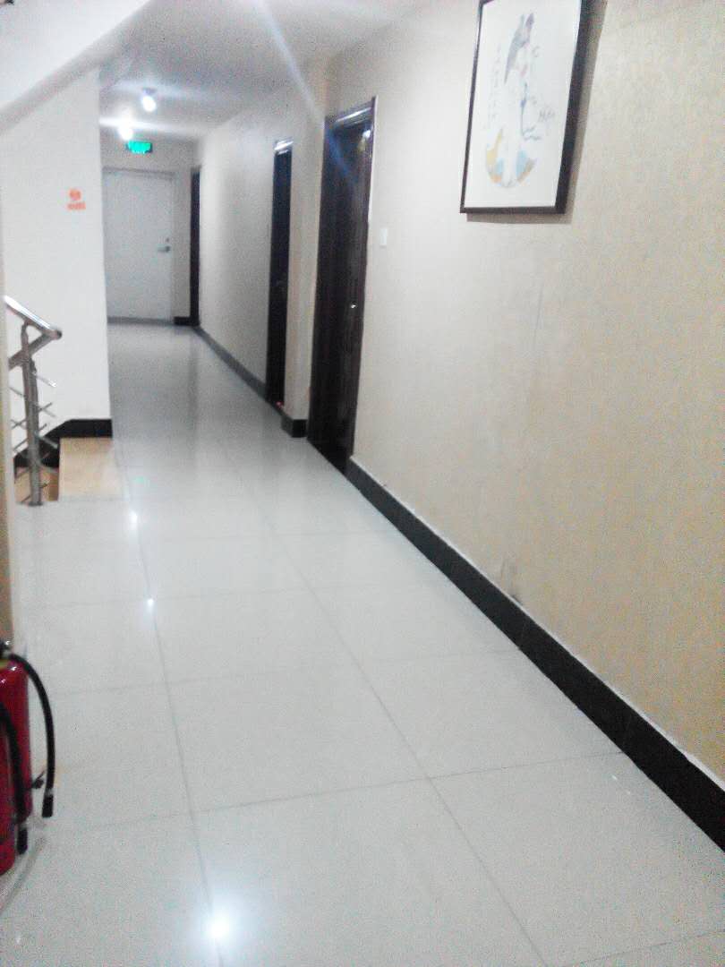 Huaying Yiju Hotel (Shenyang Yuhongbaishan Road Branch) 2*